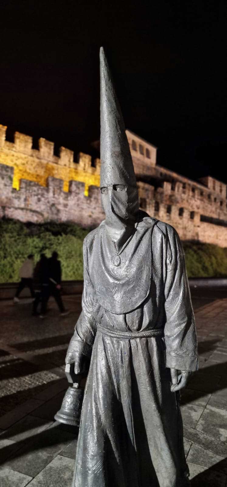 El lambrión arranca la Semana Santa en Ponferrada con tradición, fervor y solemnidad