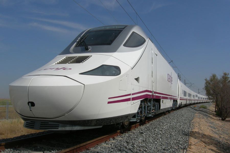 Interrumpida la circulación ferroviaria entre Monforte y Ponferrada por una incidencia en la catenaria