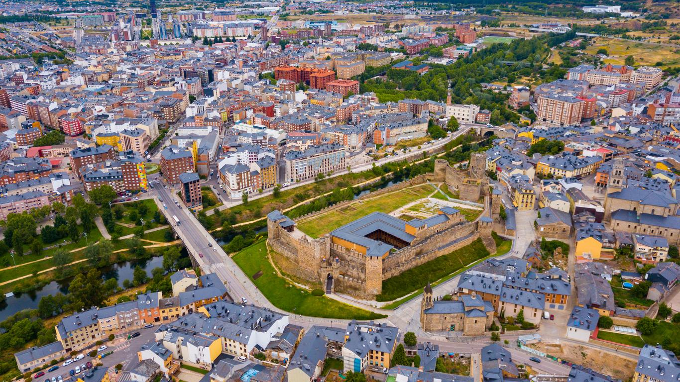 El padrón municipal en Ponferrada se sitúa en 63.444 habitantes tras registrar 232 más en 2025