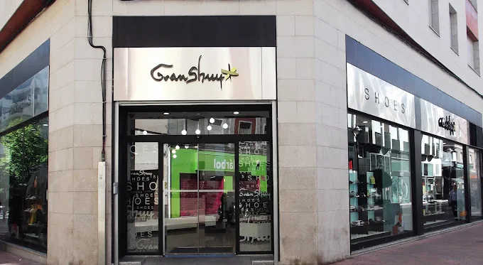 Zapatería Gran Shuy Ponferrada abre este domingo 5 de enero con horarios especiales y promociones de Reyes