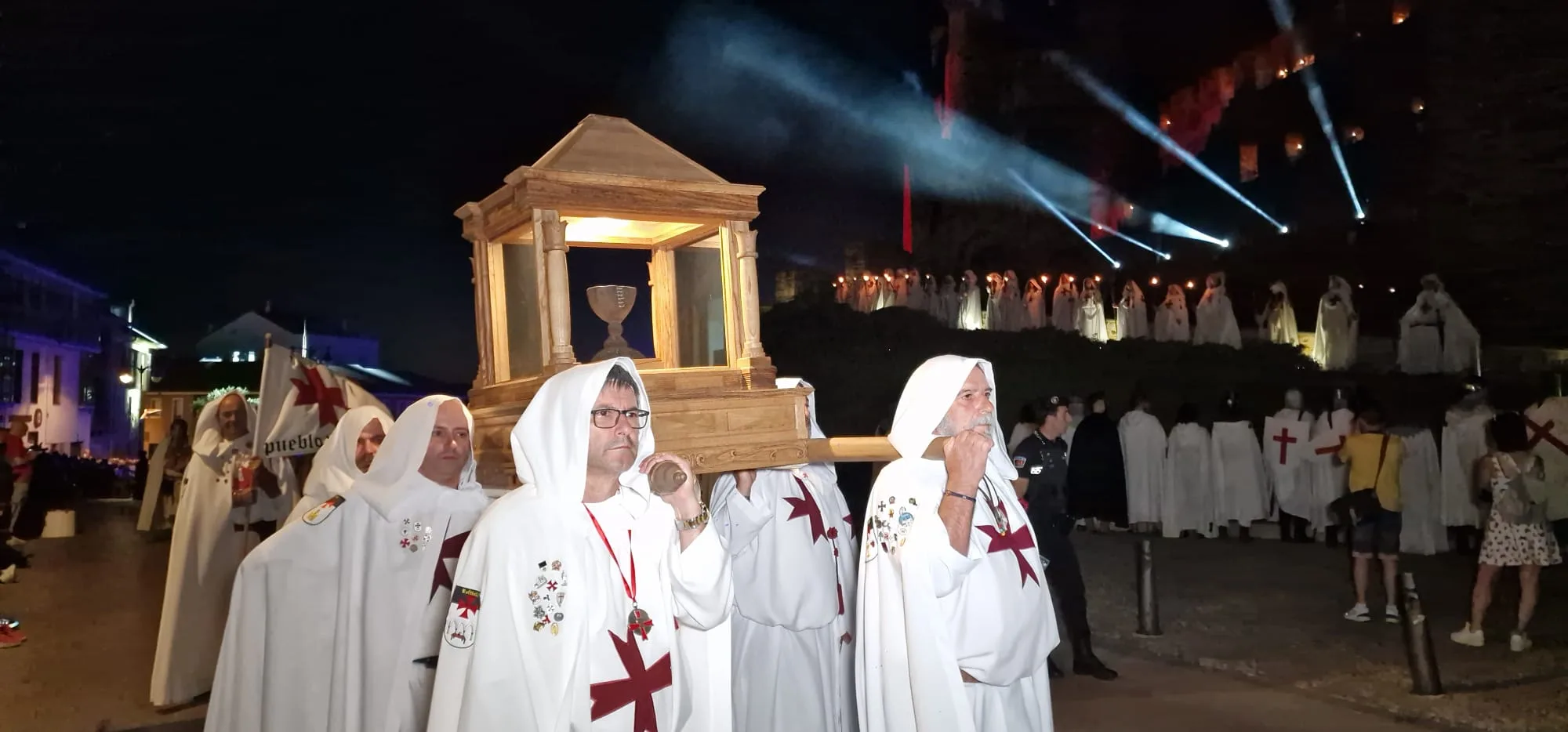 Ponferrada revive hoy la entrega del Arca y el Grial en su gran noche templaria