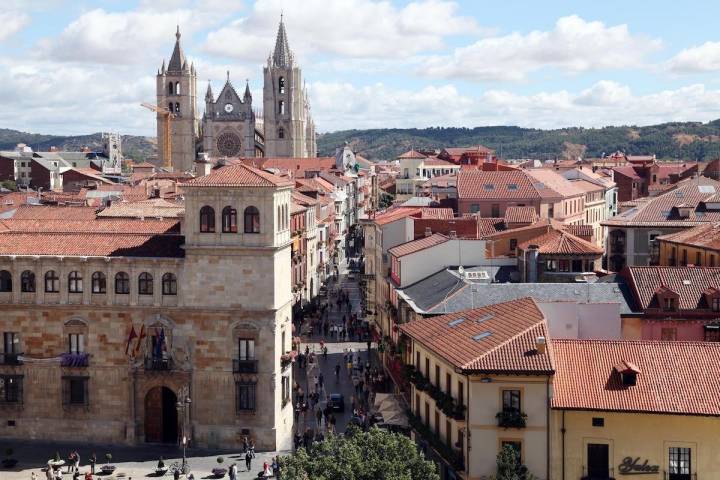 La Junta apoya oficialmente las candidaturas de León y Salamanca para sede de la Agencia Estatal de Salud Pública