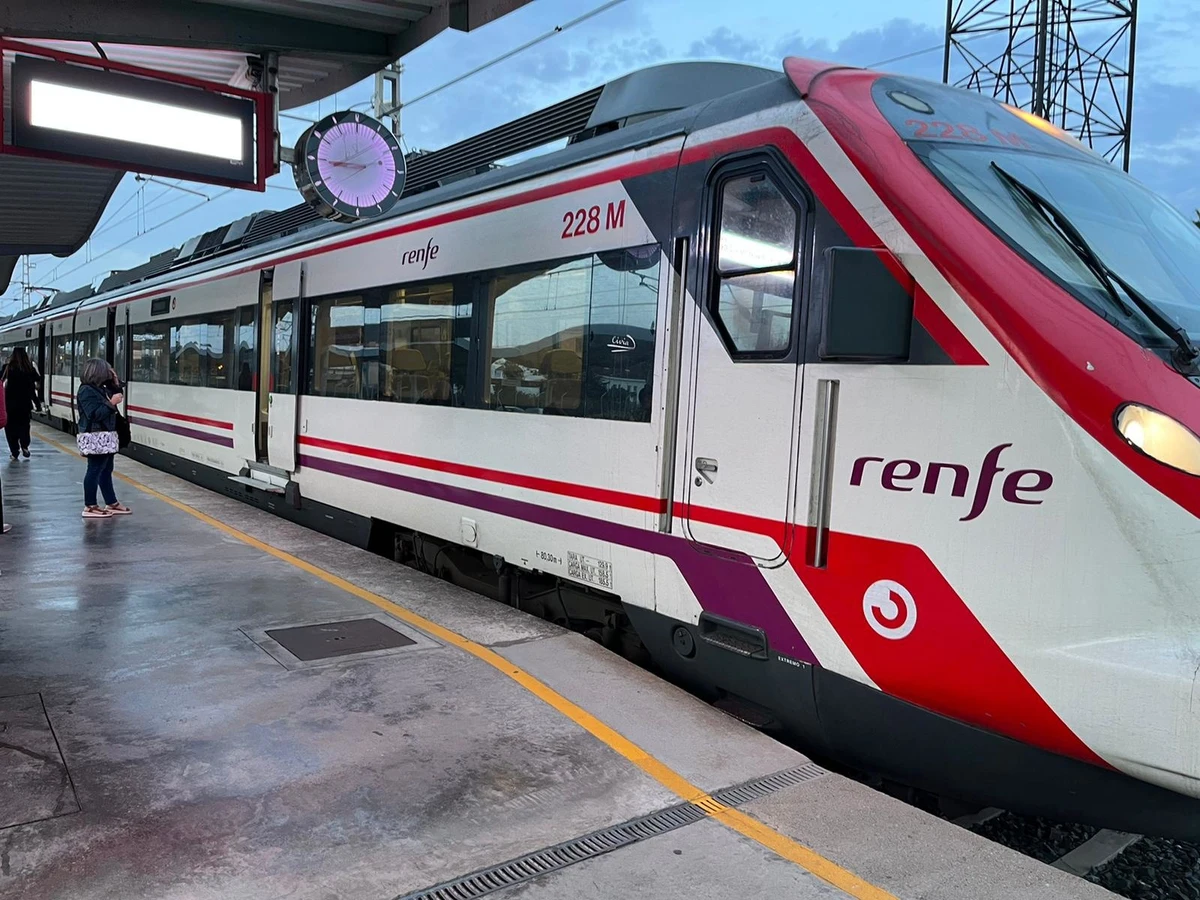 Renfe reorganiza el servicio de trenes con paso por Palencia los fines de semana desde el 21 de marzo por obras de Adif
