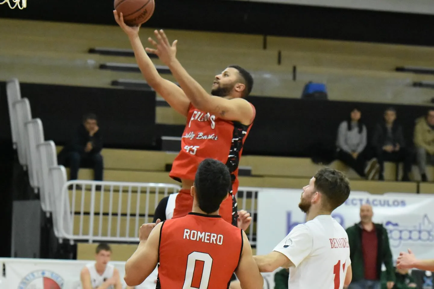 El Bembibre Falcons cae ante CB Thigo en un intenso partido de Primera Provincial