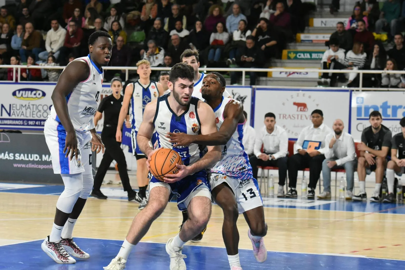 Clínica Ponferrada busca confirmar su recuperación en Albacete