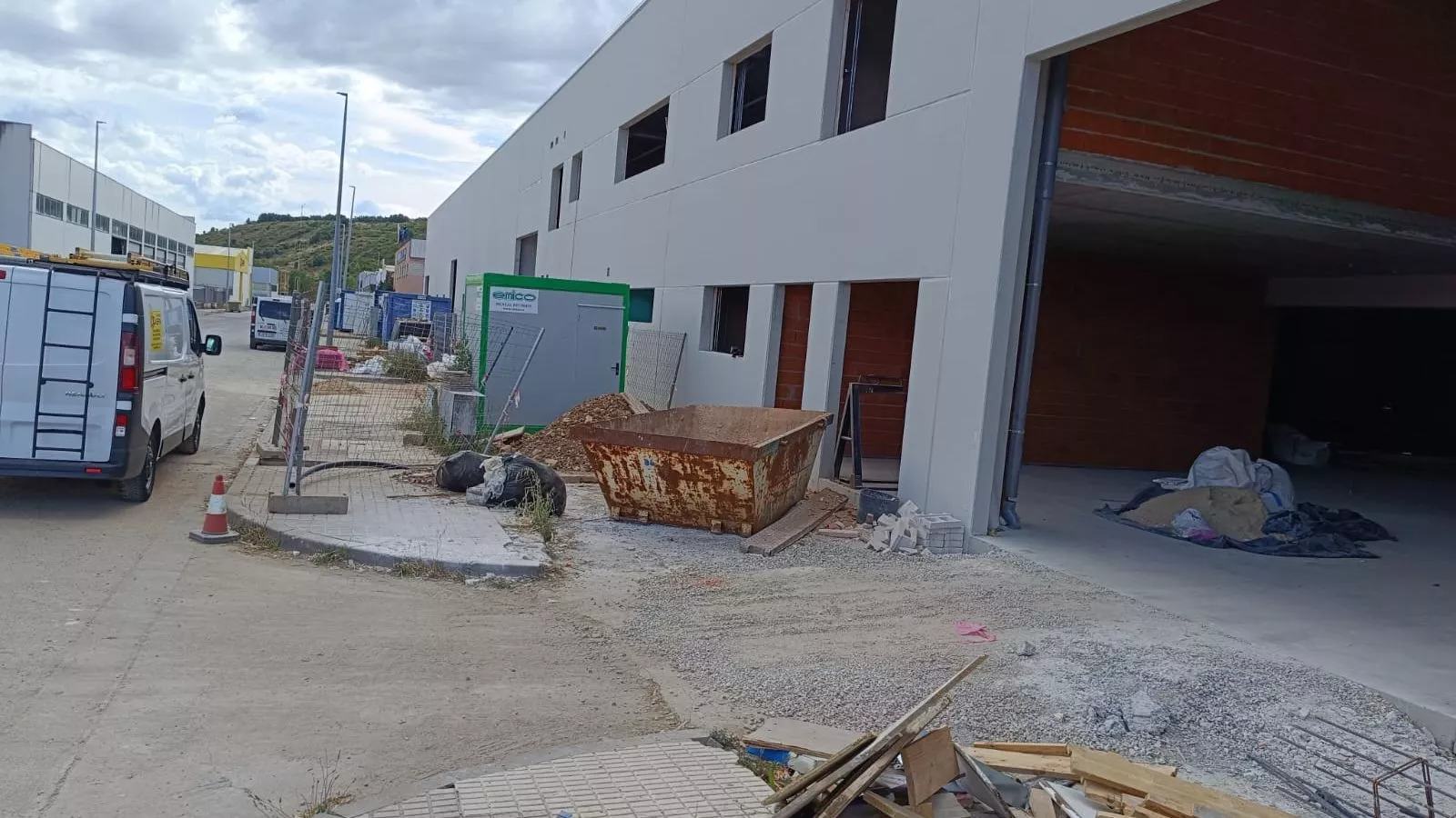 Insólito Pleno en Bembibre: La oposición aprueba una subvención de 175.000 euros a Embutidos Santa Cruz con el equipo de gobierno ausente