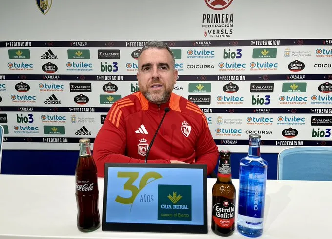 Javi Rey: "Somos conscientes de lo que nos estamos jugando; estamos con los cinco sentidos en los partidos que quedan"
