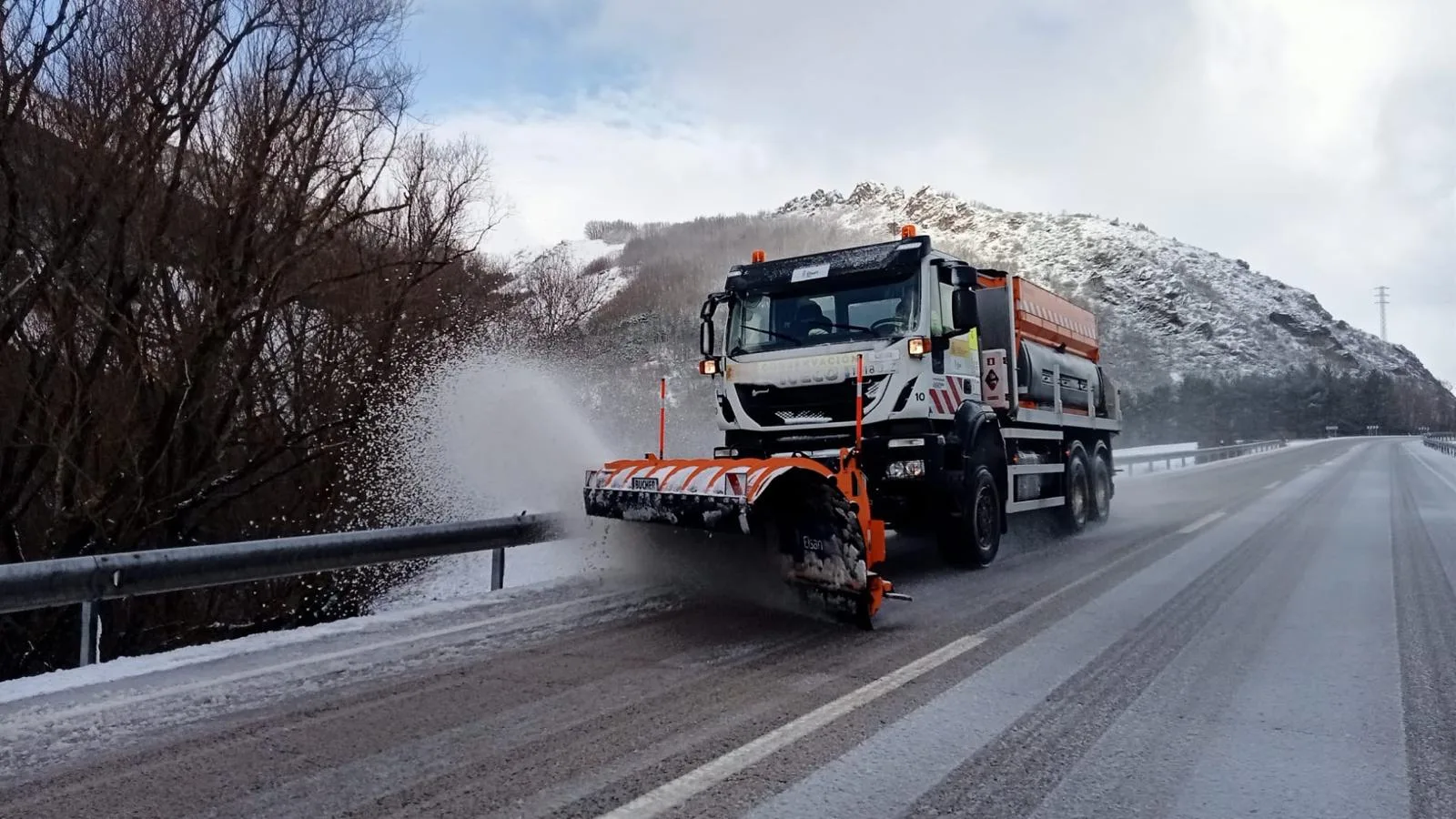 El temporal de nieve afecta a varias carreteras en la provincia: Consulta el estado de las carreteras