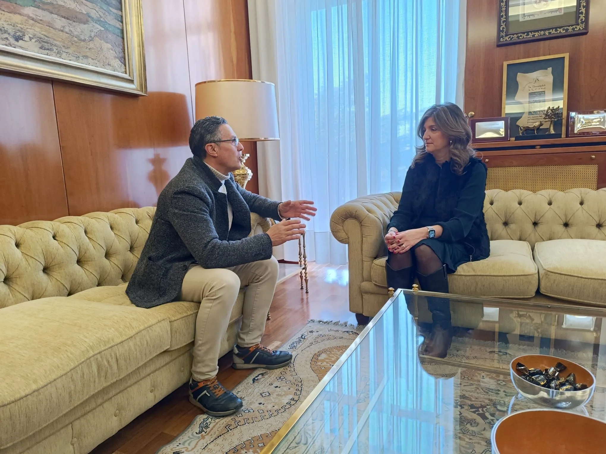 Reunión con la rectora de la Universidad de León sobre el Grado de Medicina en Ponferrada