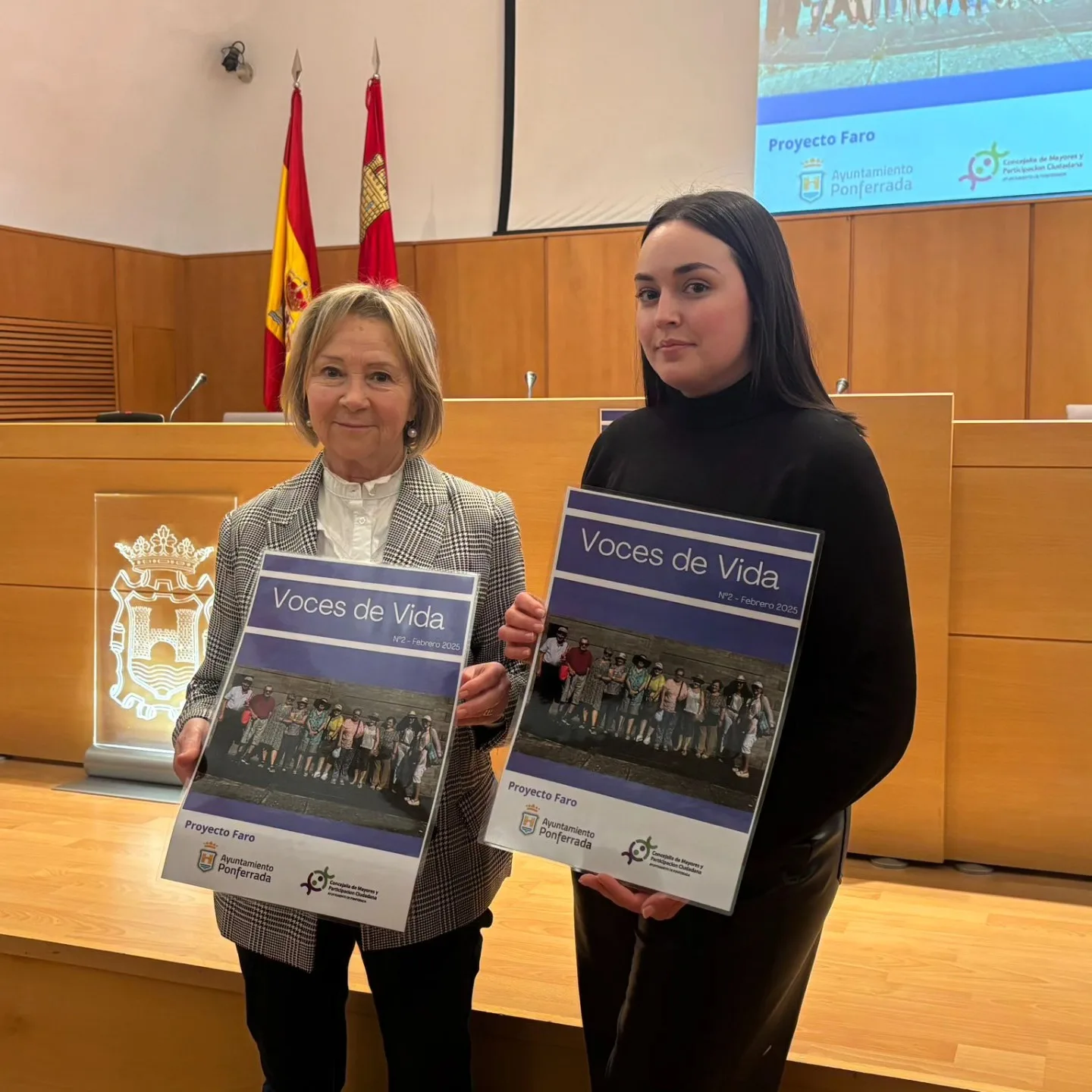 Mari Crespo Presenta la II Edición de la Revista "Voces de Vida" del Proyecto Faro en Flores del Sil