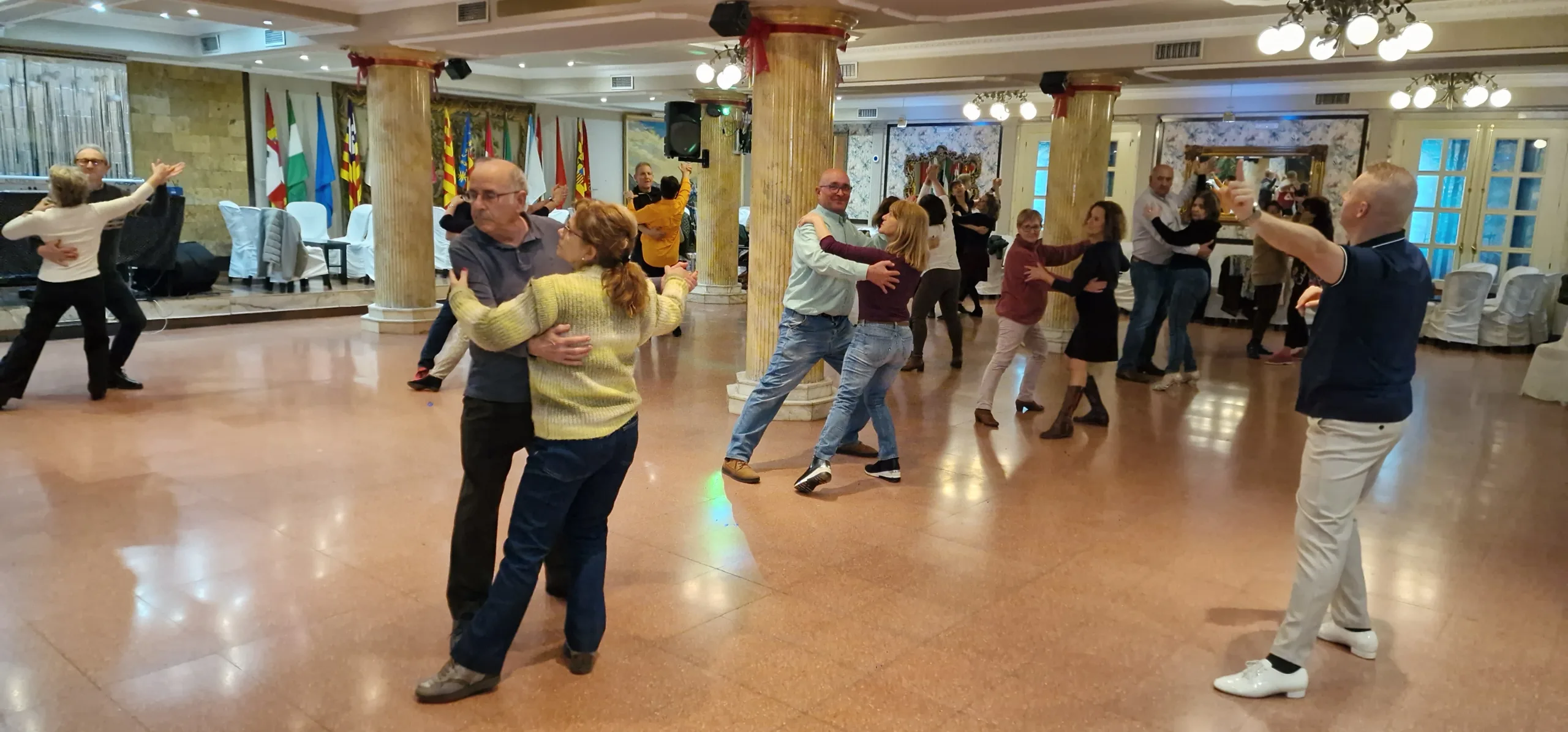 ¡Apúntate! Clases de baile para adultos con Álex Szalkai en Ponferrada Park