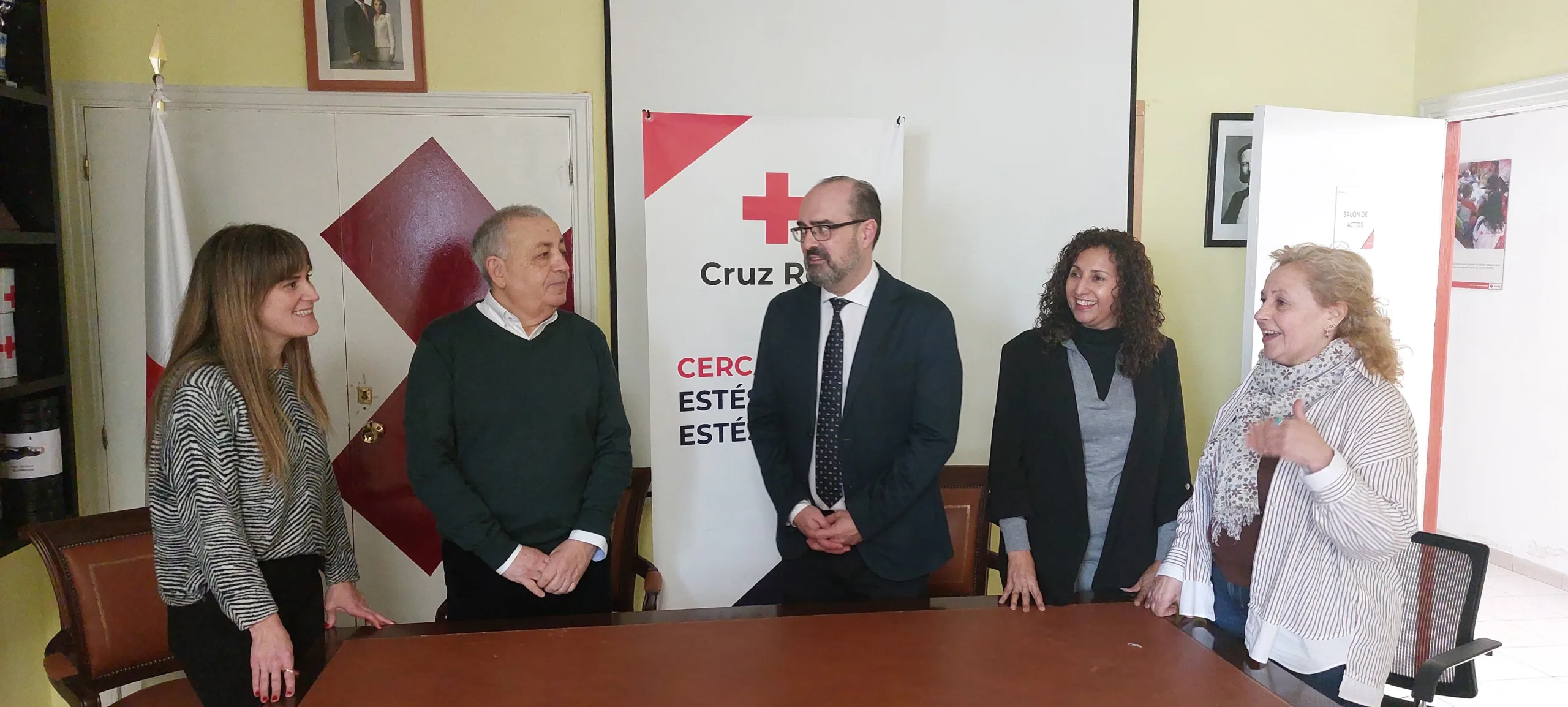 La Asamblea Comarcal de Cruz Roja en Ponferrada recibe la visita del alcalde