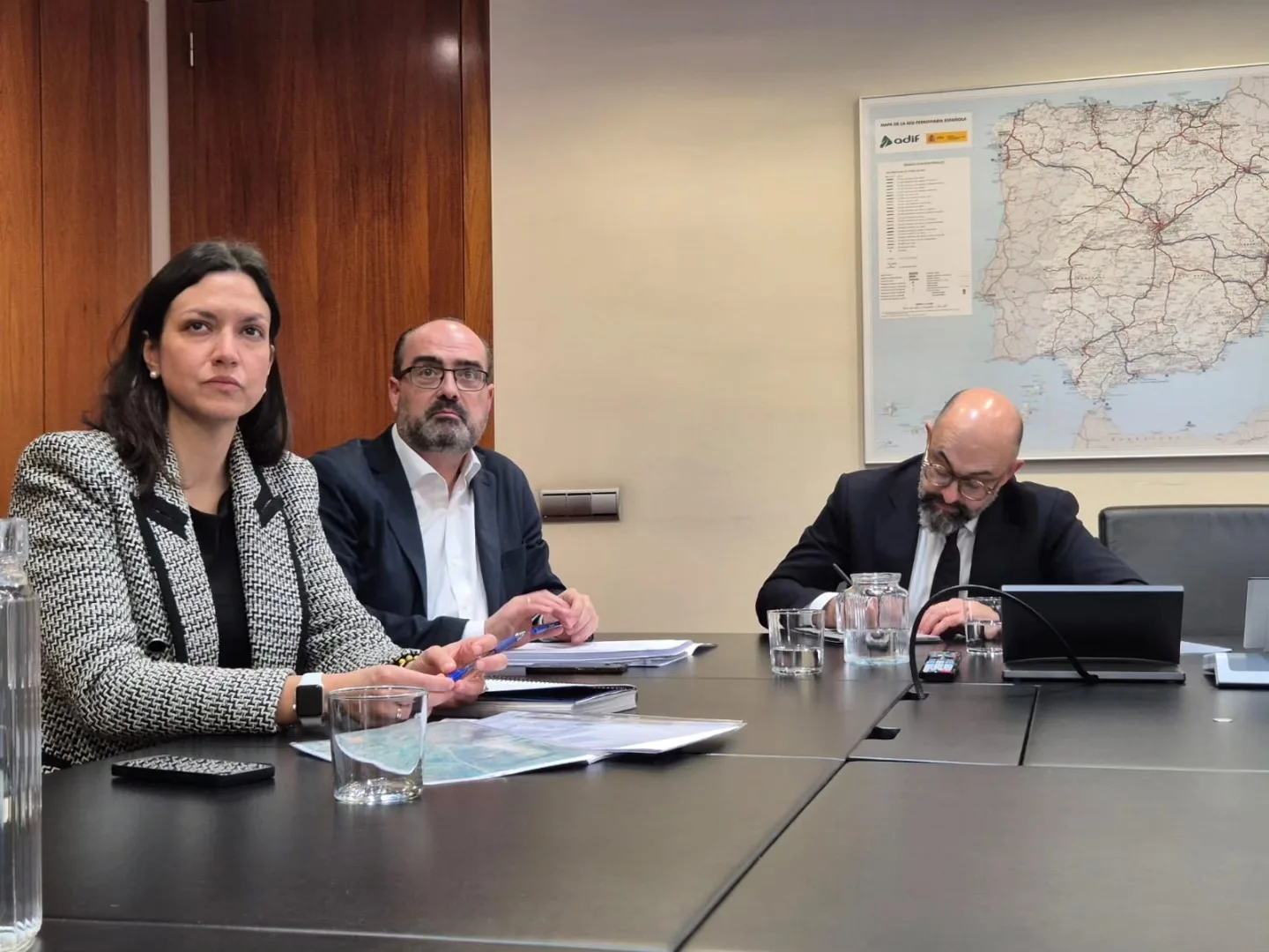 Ponferrada y Adif analizan el estado de tramitación de obras de infraestructura ferroviaria tras los últimos cambios en empresas públicas del MITECO