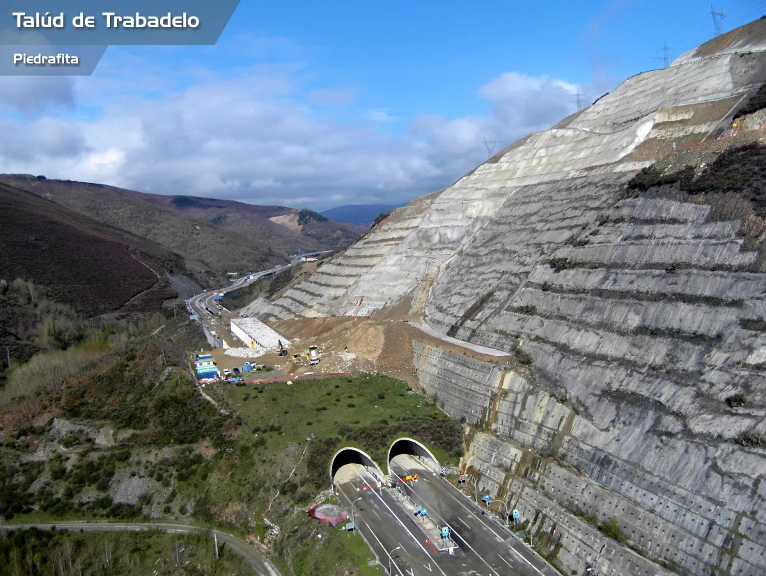 Transportes adjudica la monitorización y mejora de la conservación de dos puentes y un talud de la A-6 en El Bierzo