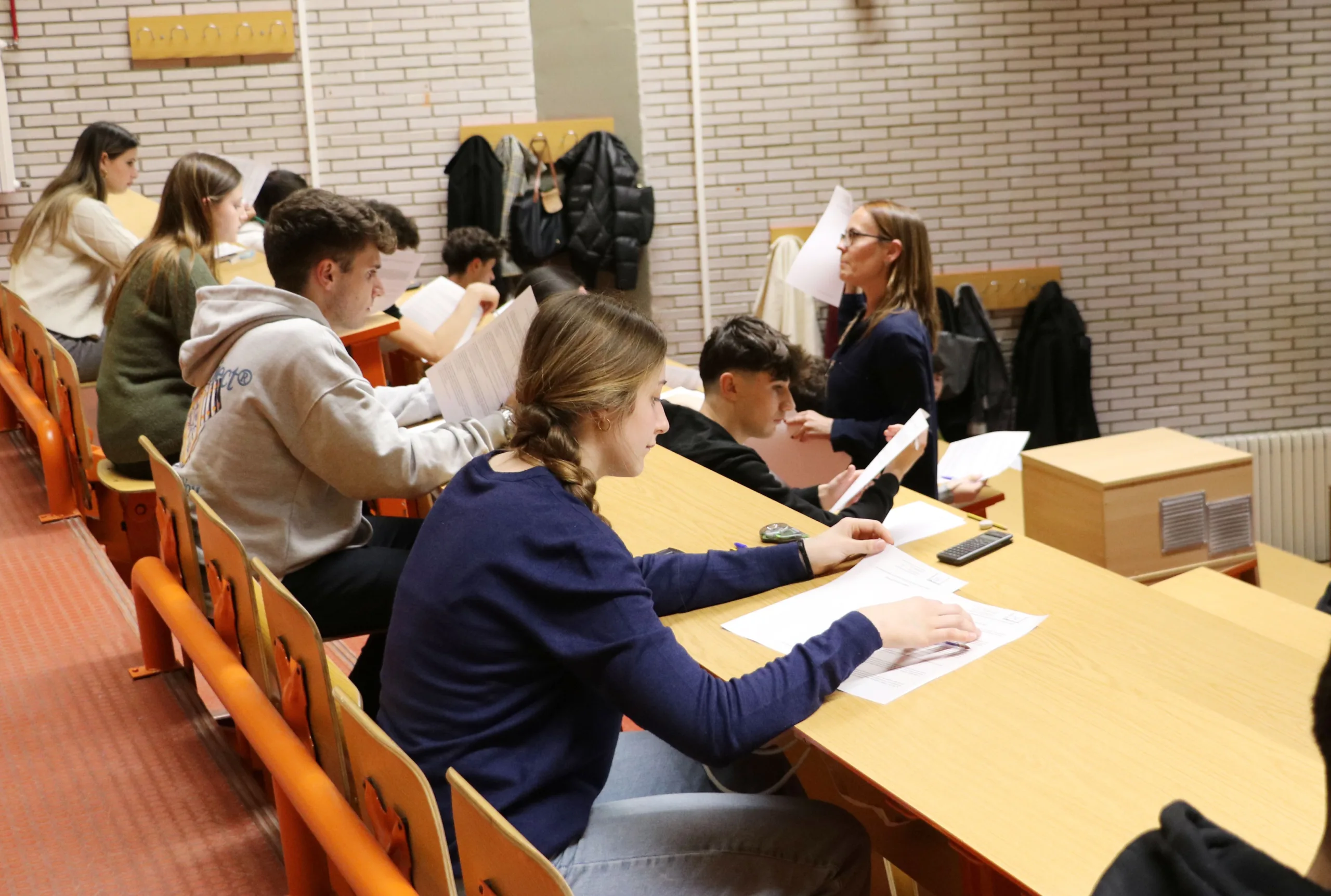 76 estudiantes participan en la fase local de la Olimpiada de Economía de la ULE