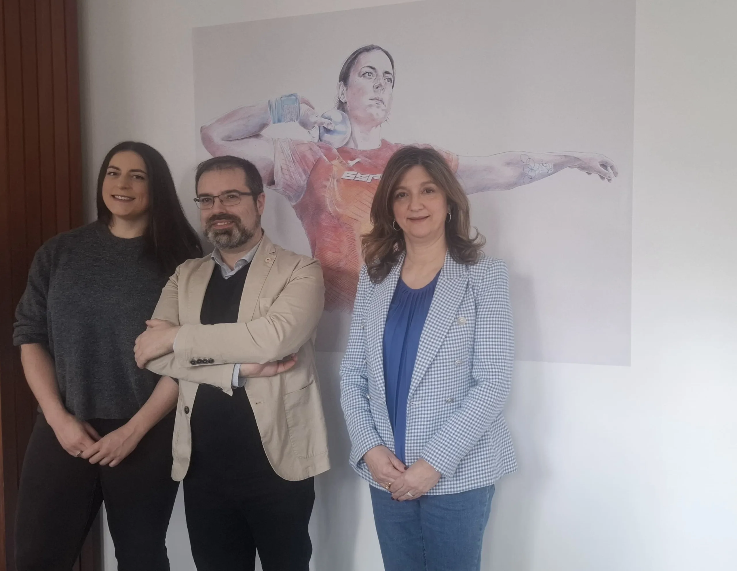 El arte y el deporte se fusionan en El Albéitar con los dibujos de Diego Agudo sobre Belén Toimil