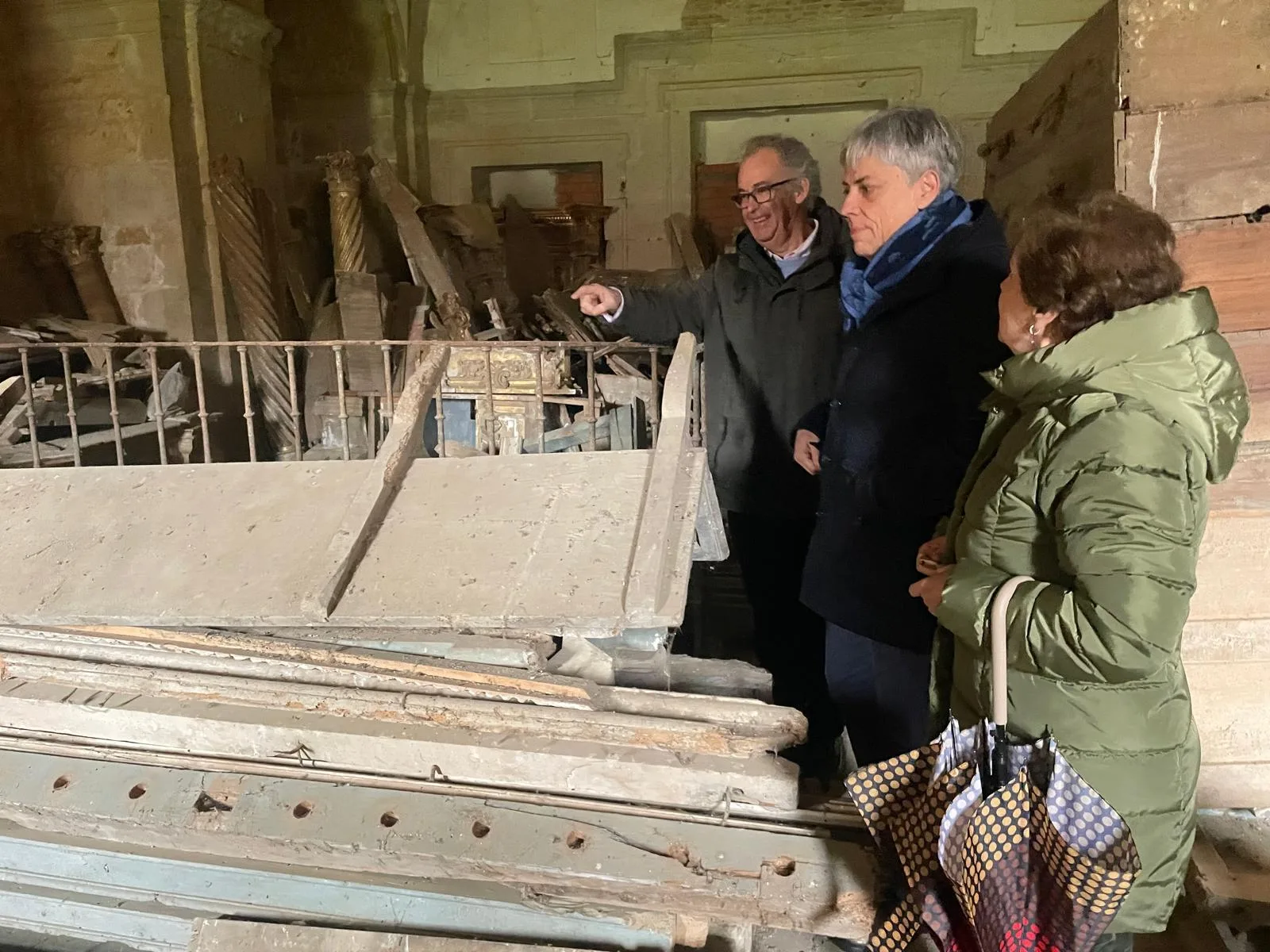 Cultura inicia la limpieza de la sacristía del Monasterio de Sandoval, futuro depósito del Museo de León