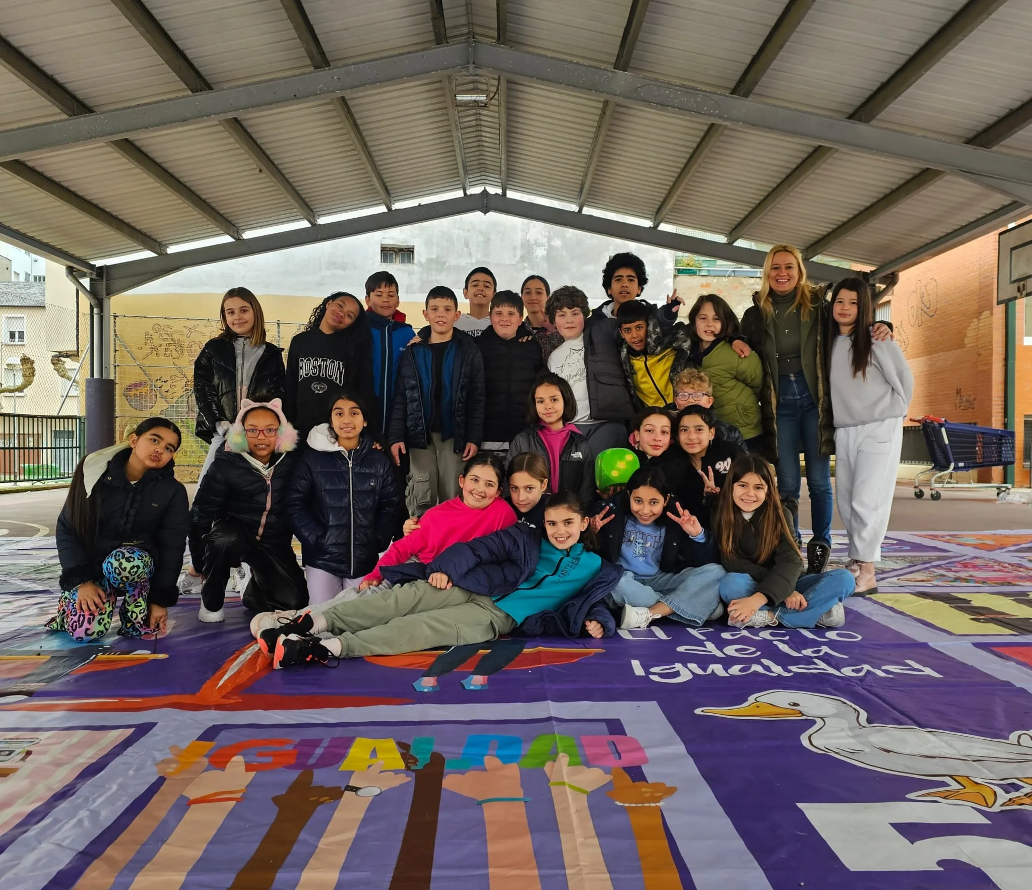 La Oca de la Igualdad Gana Aceptación en los Colegios de Ponferrada