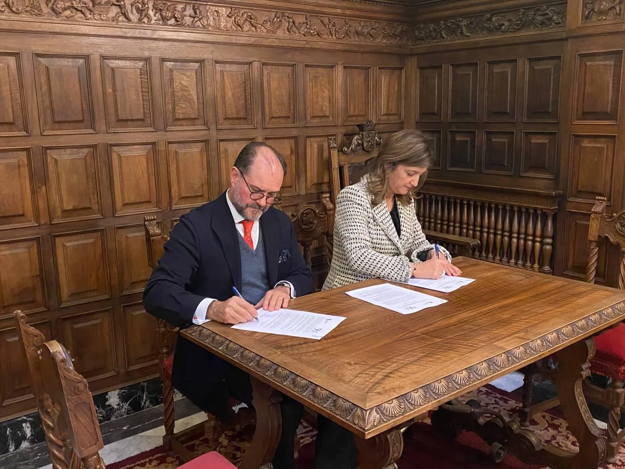 La Universidad de León y la Fundación CEPA renuevan su convenio de becas para estudiantes sin recursos