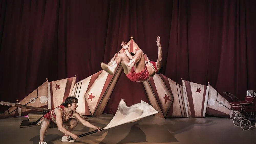 Proyecto Kavauri presenta "Lullaby" en el Bergidum: un circo sobre la conciliación