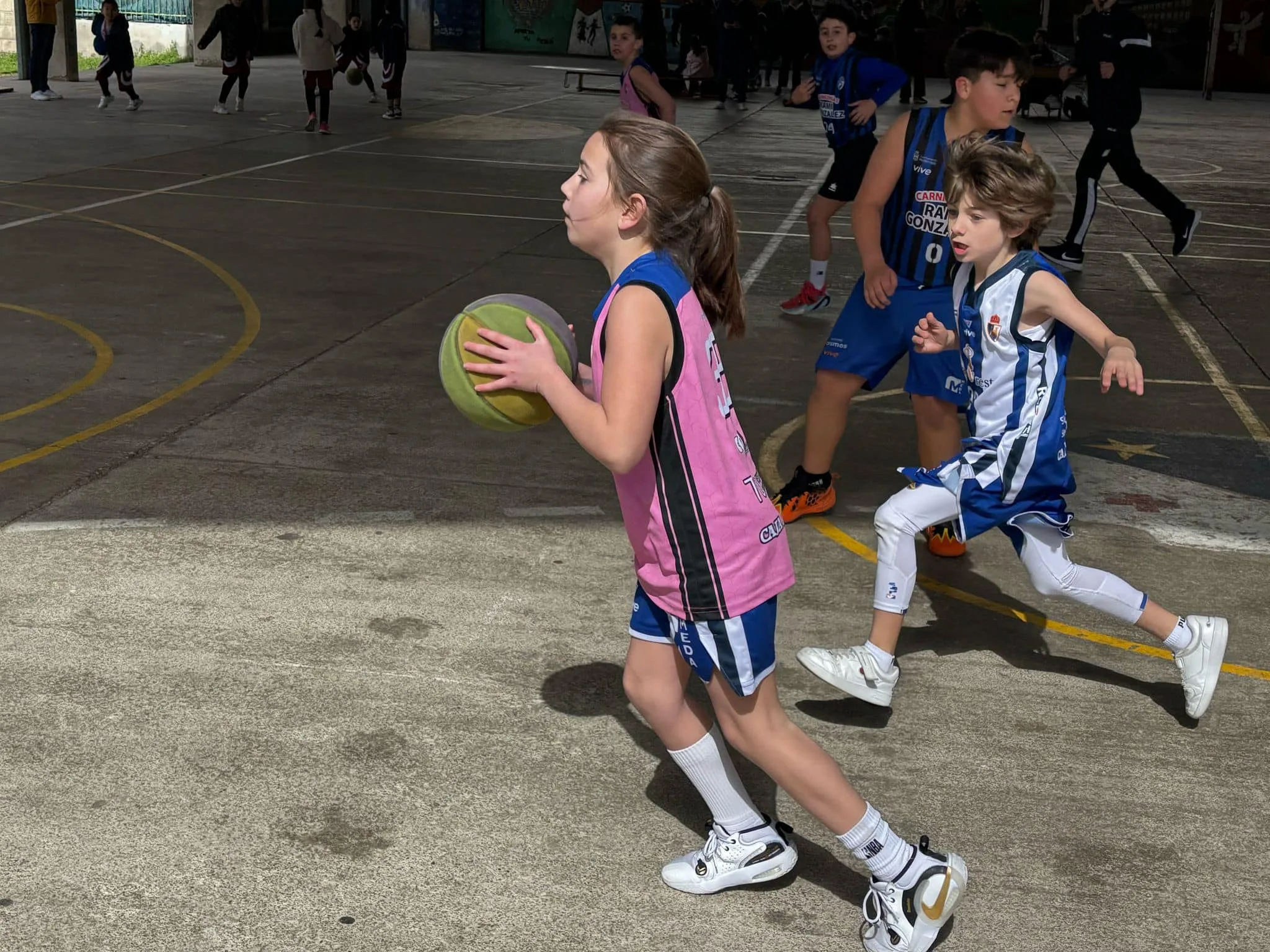 Éxito en la Jornada de Baloncesto Escolar en el Colegio La Asunción