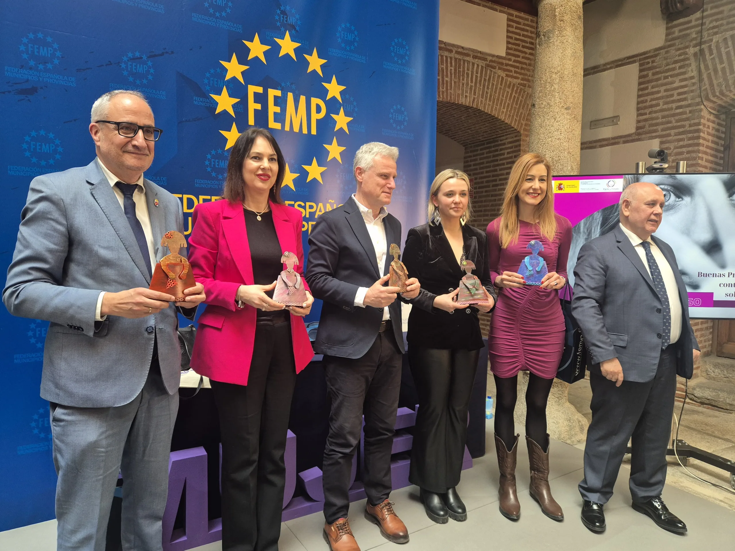 El presidente del Consejo Comarcal recoge el premio de la FEMP al Programa ALBA