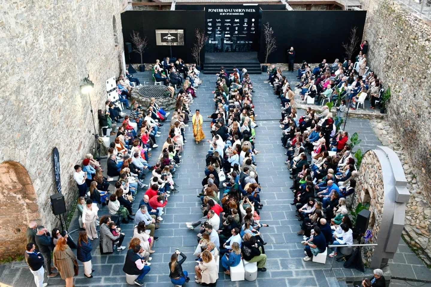 La Concejalía de Comercio defiende que “las cifras documentadas desmienten rotundamente la repercusión limitada” de la I Semana de la Moda de Ponferrada