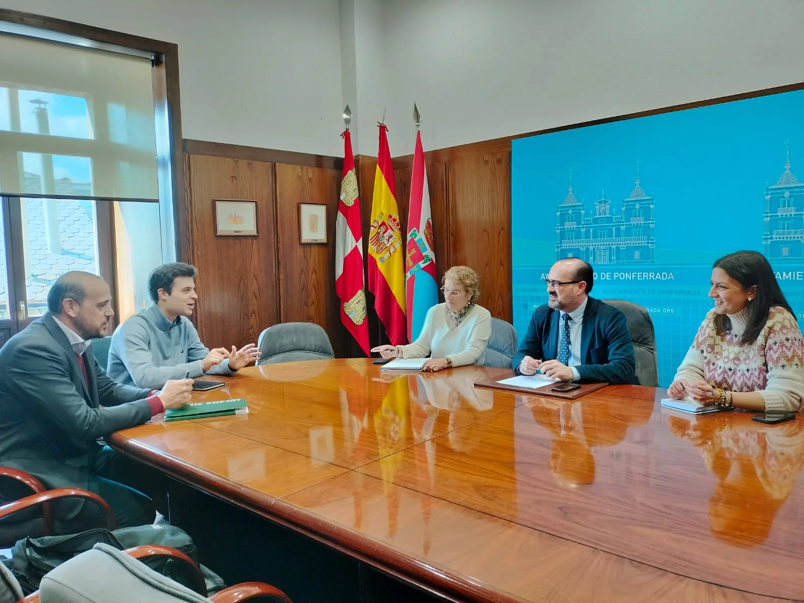 El alcalde de Ponferrada se reúne con Ric Energy para impulsar el proyecto Compostilla Green