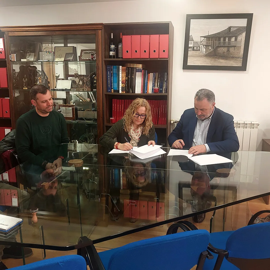 El Ayuntamiento de Camponaraya firma un convenio de colaboración con Asorbier, la Asociación de Personas Sordas de El Bierzo