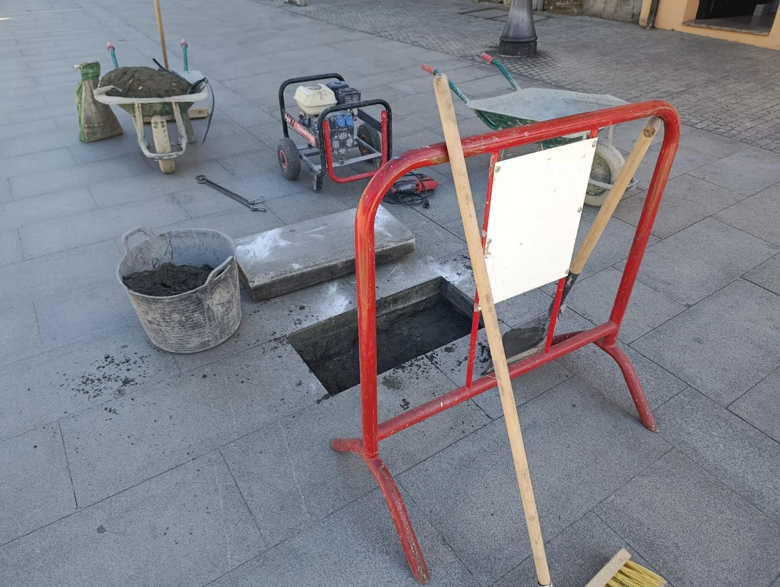 La Brigada de Obras interviene en el Casco Antiguo de Ponferrada