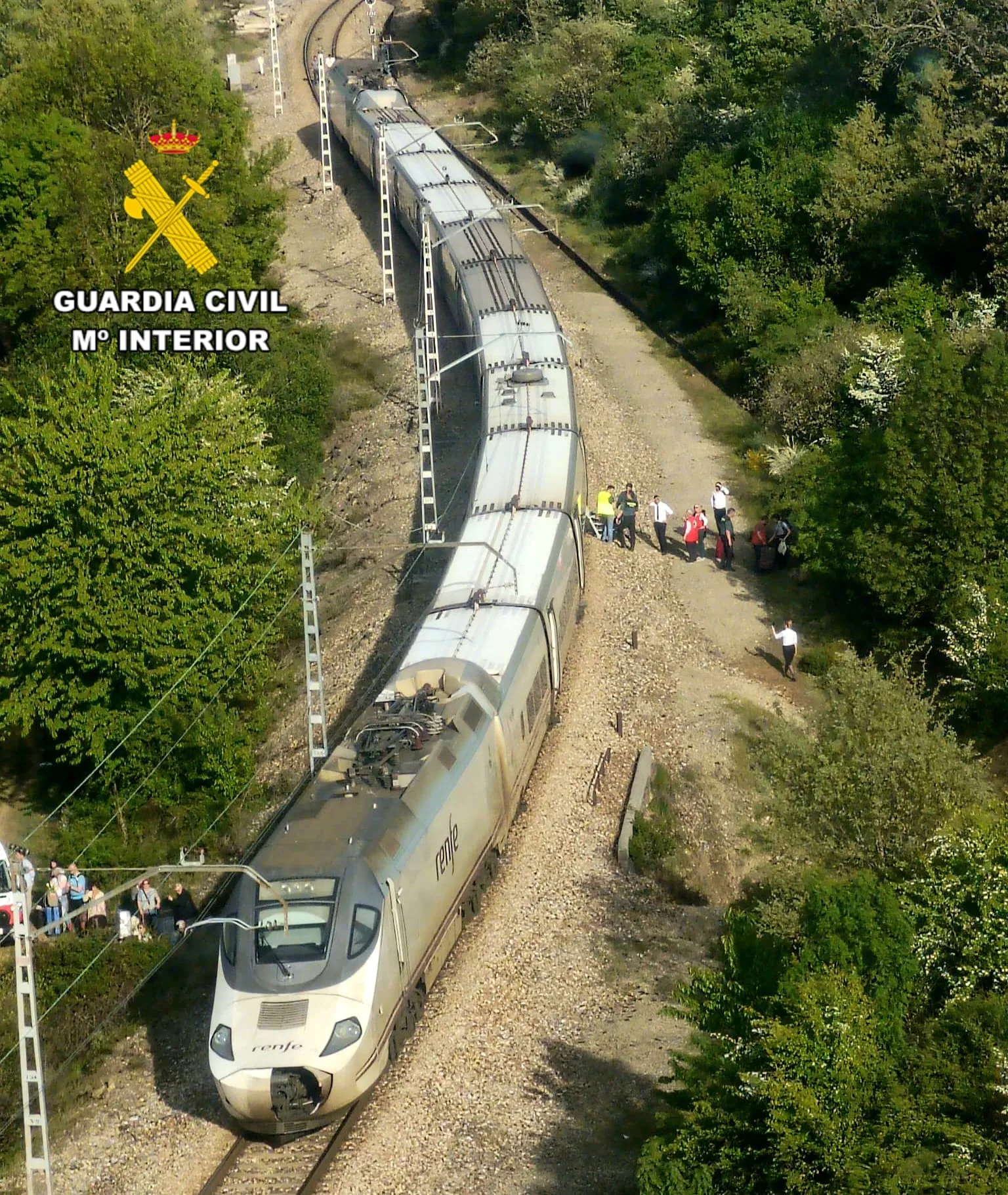 Evacuados los pasajeros de un tren varado cerca de Bembibre debido al apagón masivo