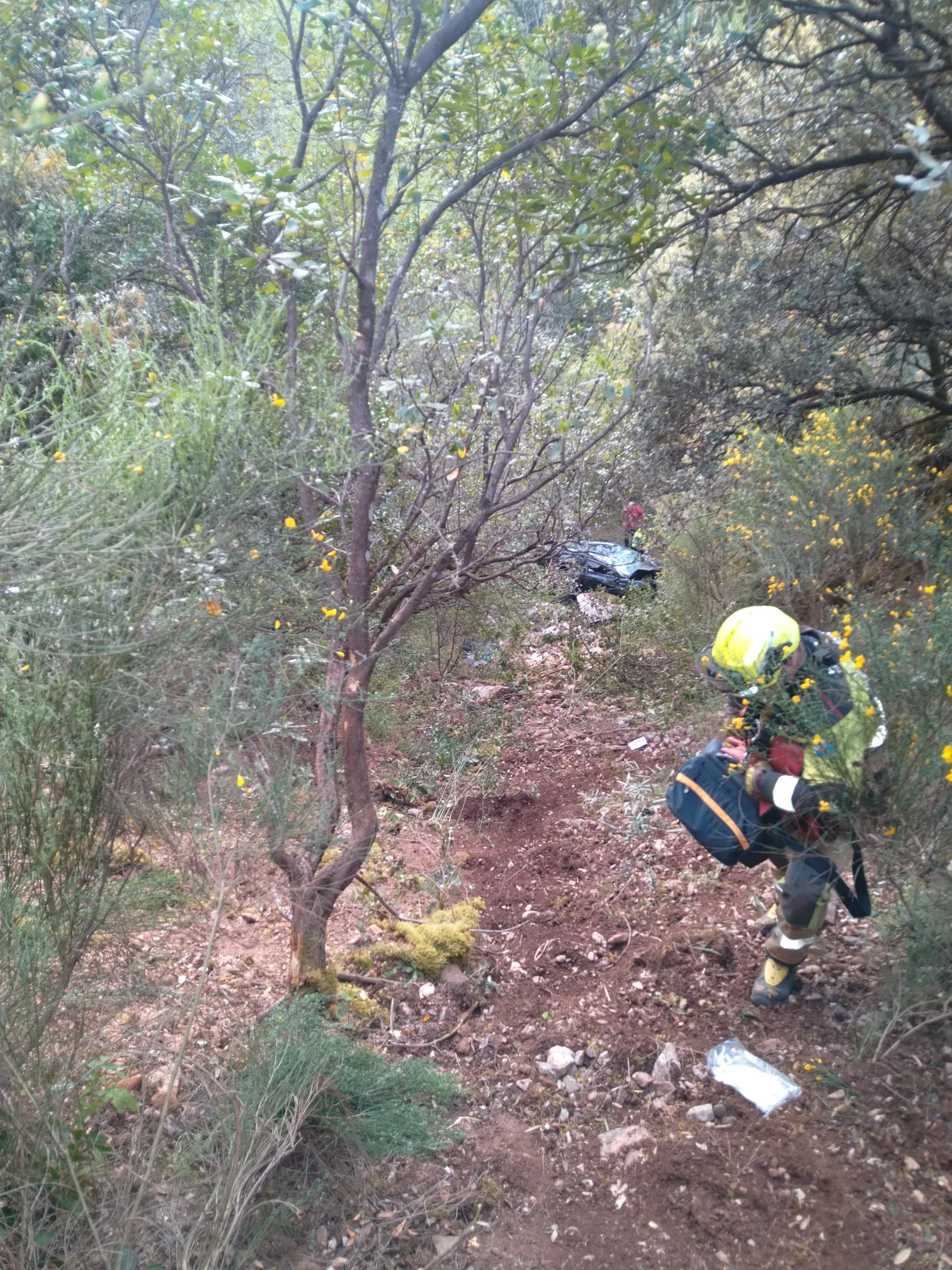 Herido grave un joven de 29 años y vecino de Ponferrada tras precipitarse su vehículo por un terraplén cerca de Peñarrubia