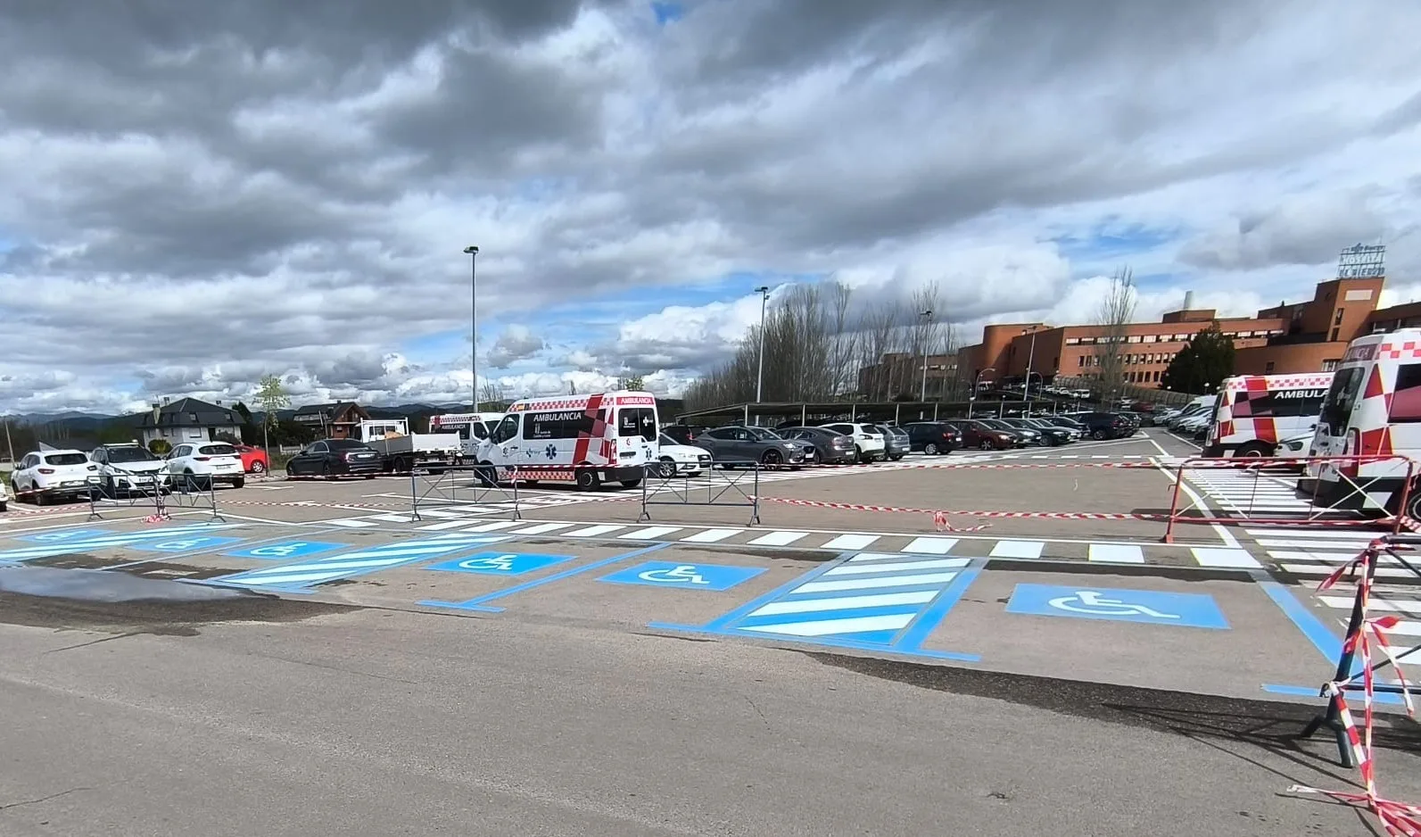 Avanzan los trabajos de la Brigada Municipal de Obras de Ponferrada en el entorno del Hospital El Bierzo