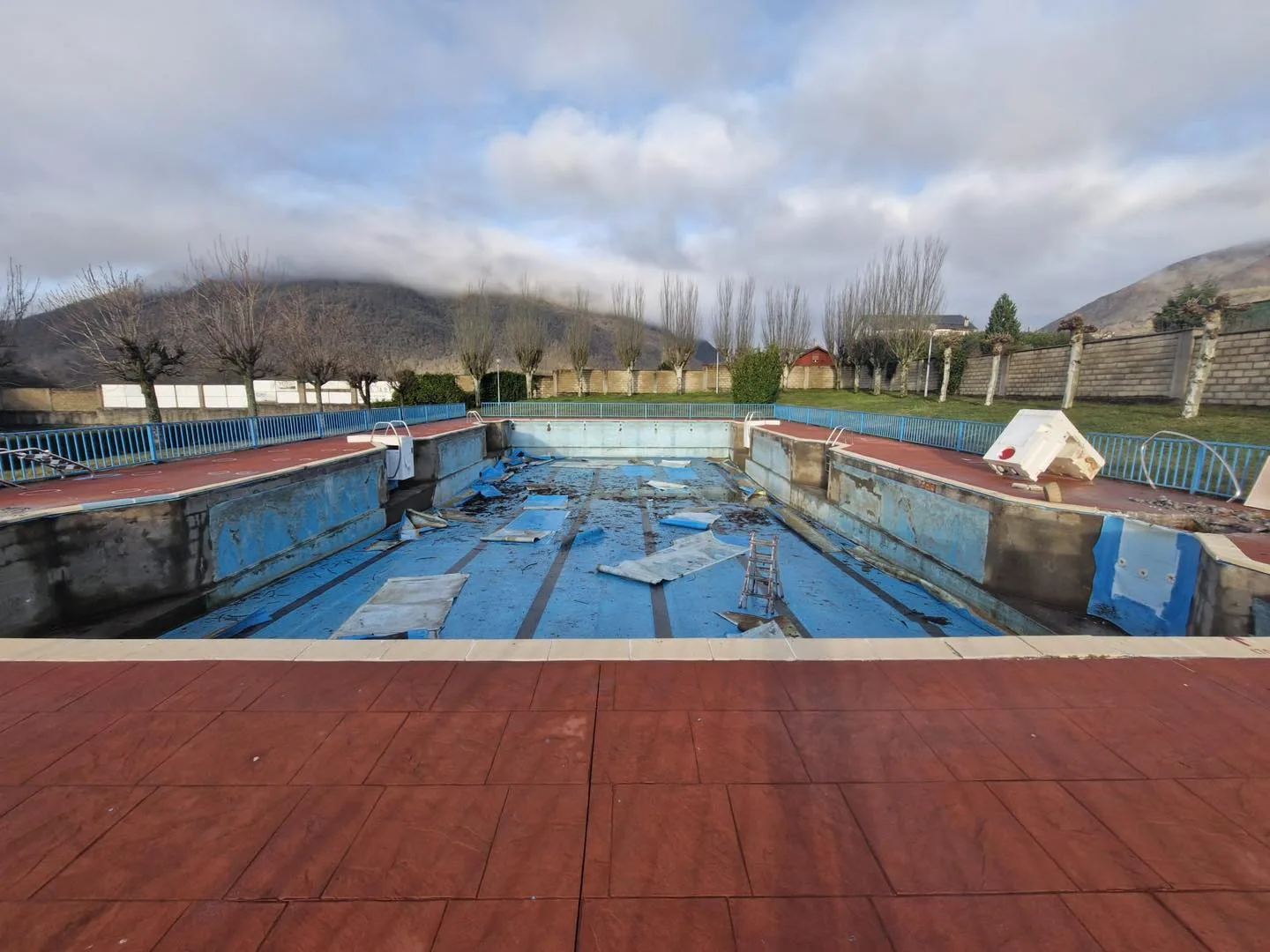 Reforma integral de la piscina municipal de Villablino