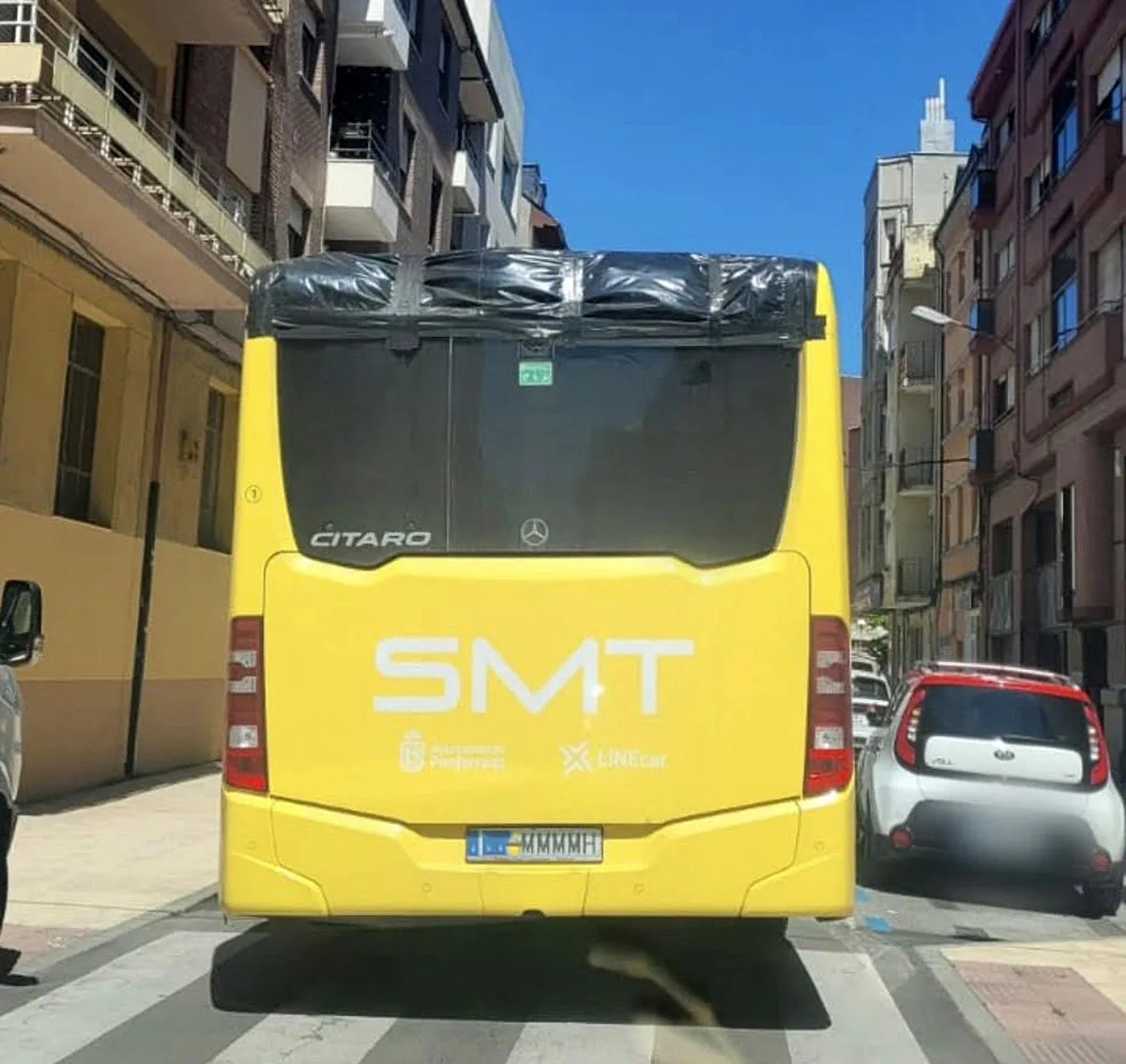 El PSOE de Ponferrada denuncia el lamentable estado de un autobús urbano publicando fotos en sus redes sociales