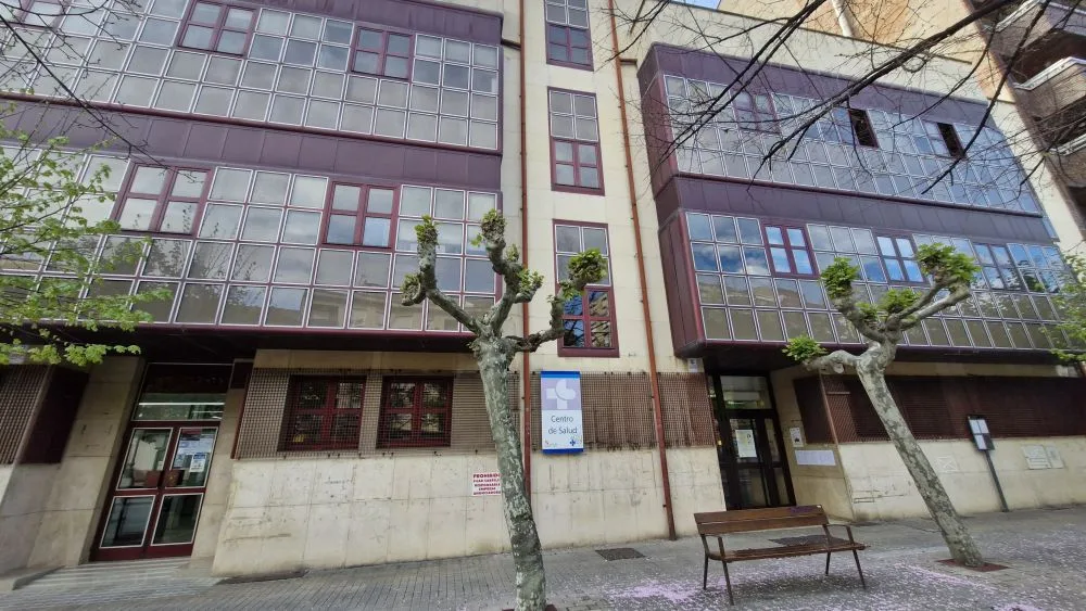 Sanidad presenta su plan de fidelización para médicos residentes con 15 plazas de Atención Primaria en el Área de Salud del Bierzo para el ámbito urbano y dos en el rural