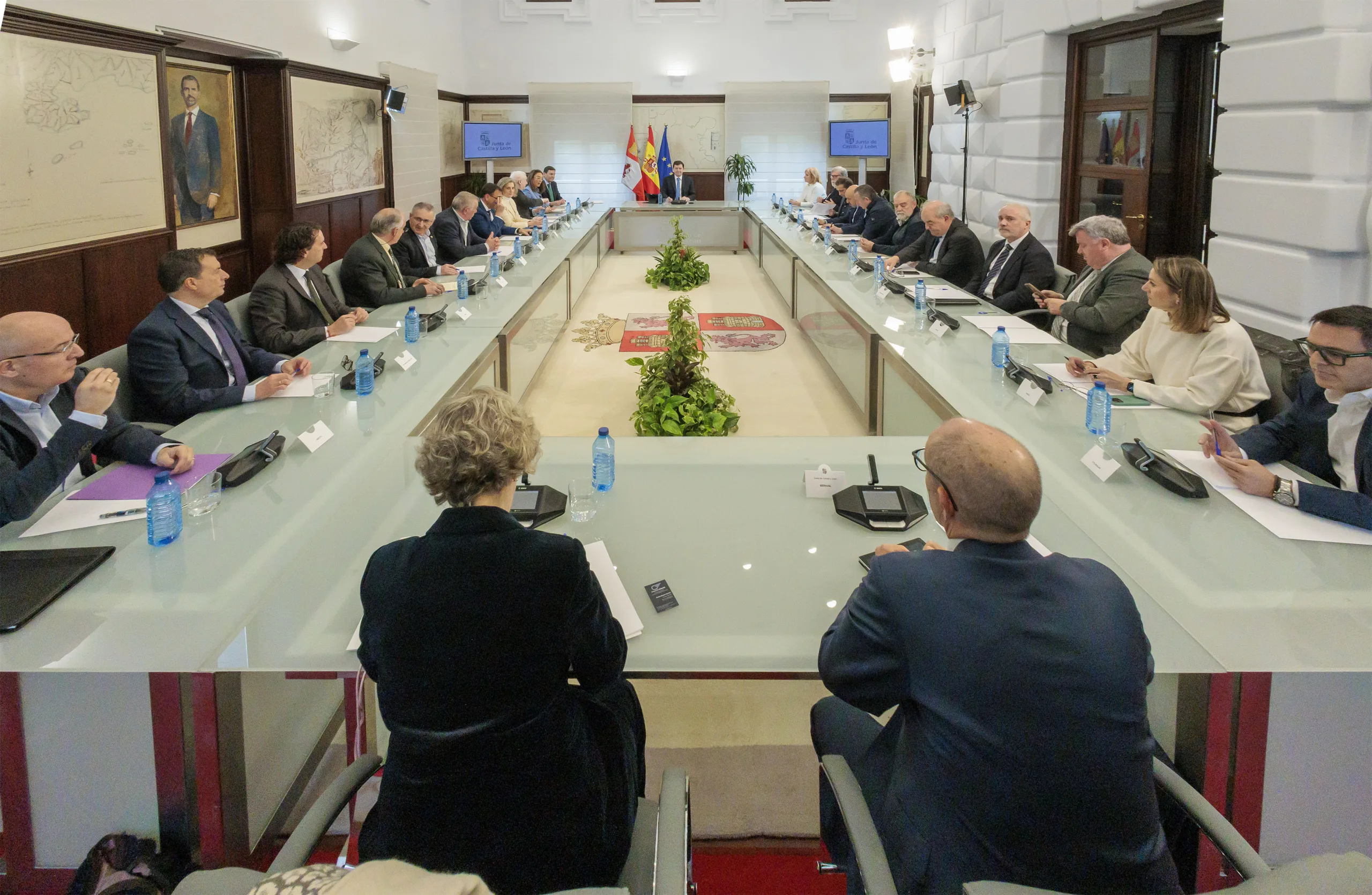 La Junta teme el impacto de la política arancelaria de EEUU en "sectores clave" como la automoción al representar cerca del 40% de las exportaciones de la Comunidad