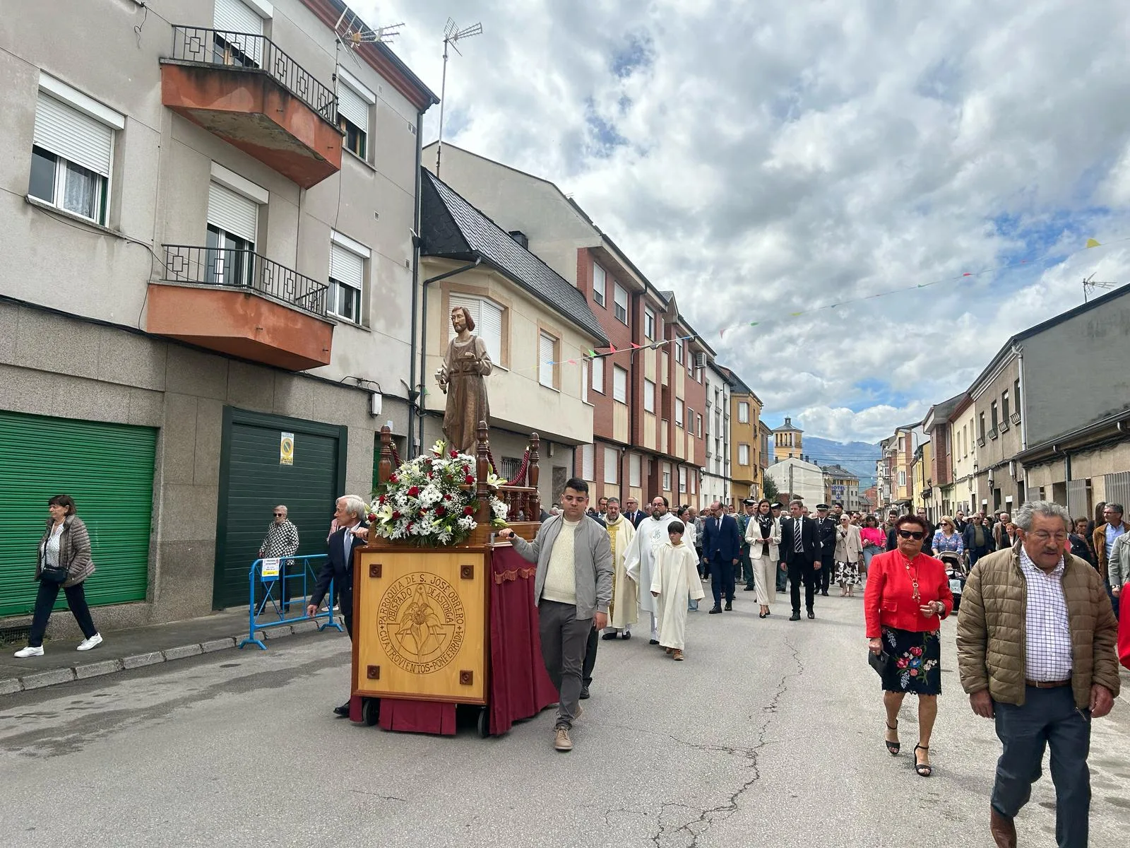 Misa y procesión en honor a San José Obrero en Cuatrovientos