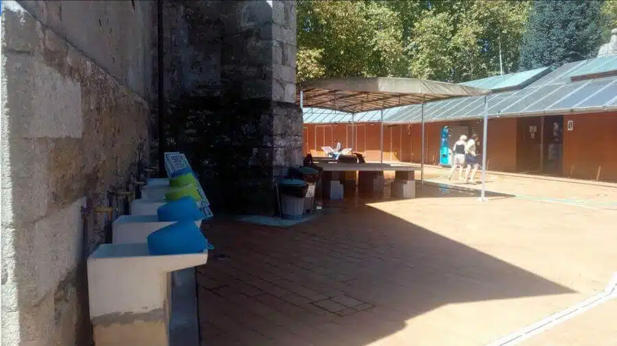 IU de Cacabelos valora “positivamente” la apertura del albergue de peregrinos pero denuncia “la pérdida de empleo municipal” con su cesión