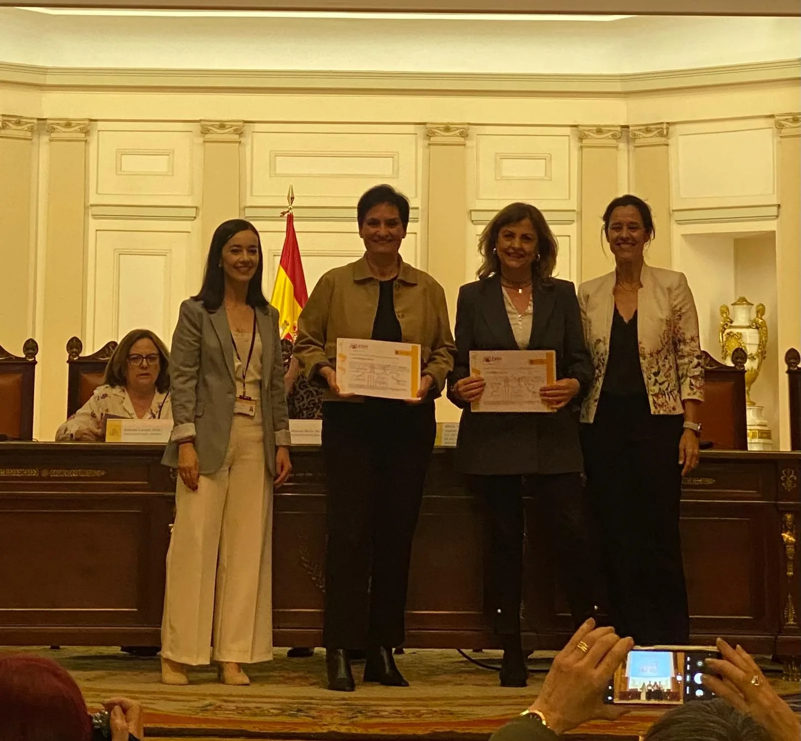 Los centros de salud de Ponferrada recogen en el Ministerio de Sanidad el certificado por su compromiso con la lactancia materna