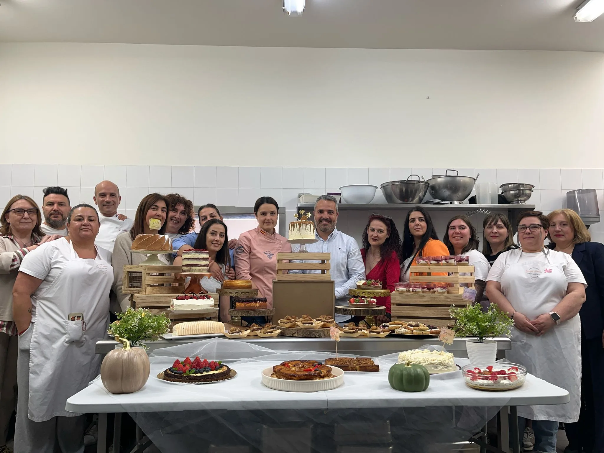 Clausurado el curso de Pastelería dirigido por Sandra Romero con 15 nuevos profesionales en El Bierzo