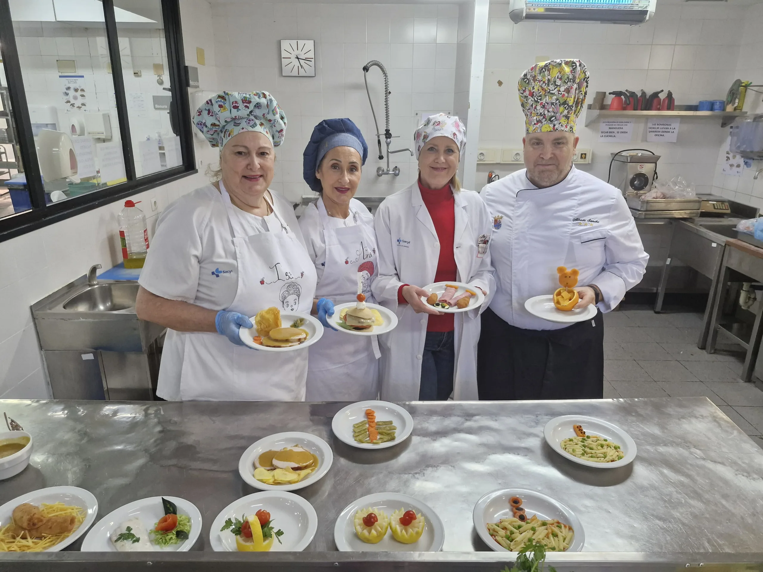 El servicio de cocina de la Gasbi prepara platos creativos para los niños hospitalizados