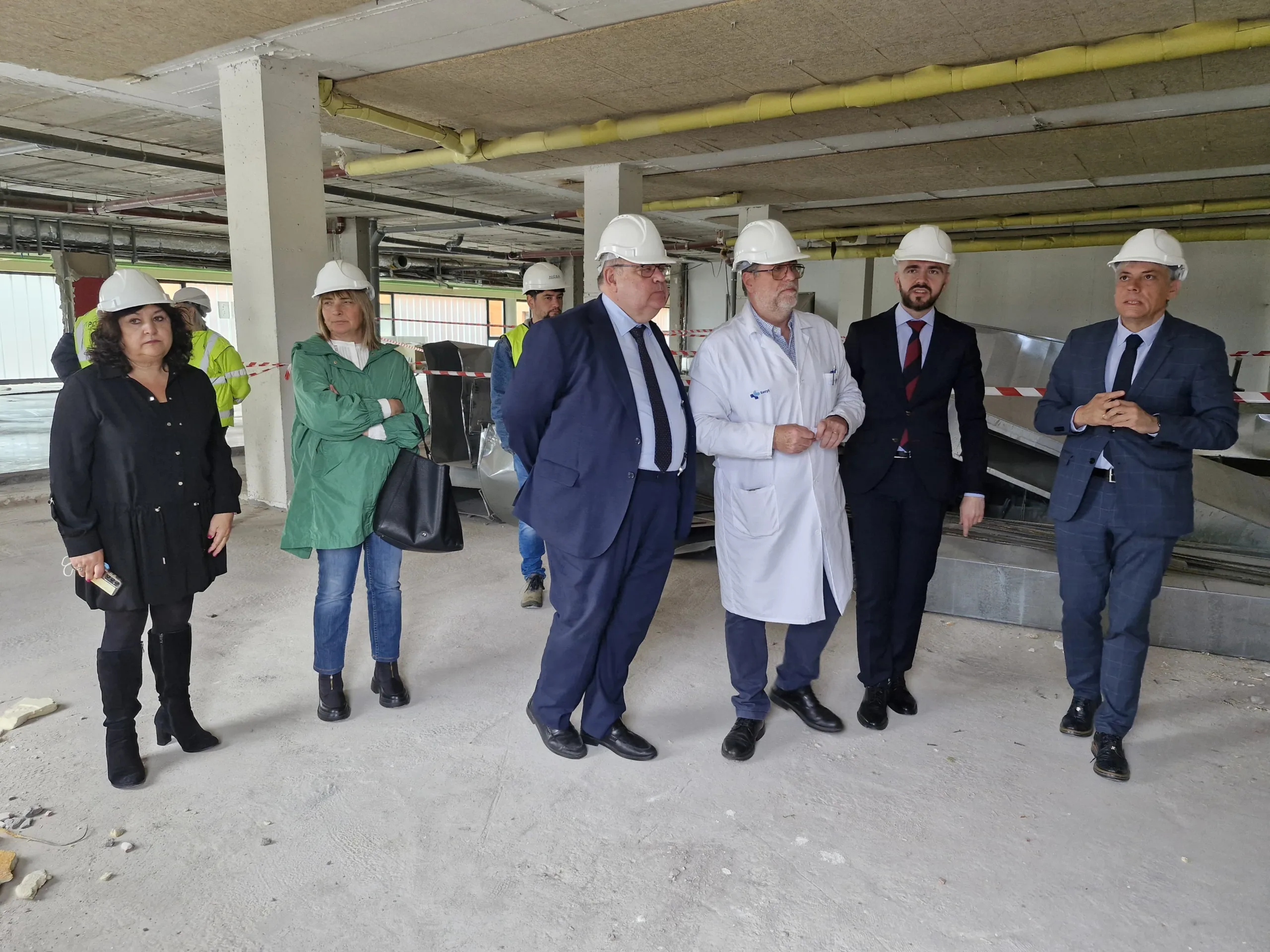 Visita del Consejero de Sanidad a las obras de Rehabilitación, Radioterapia y reforma de la UCI en el Hospital El Bierzo