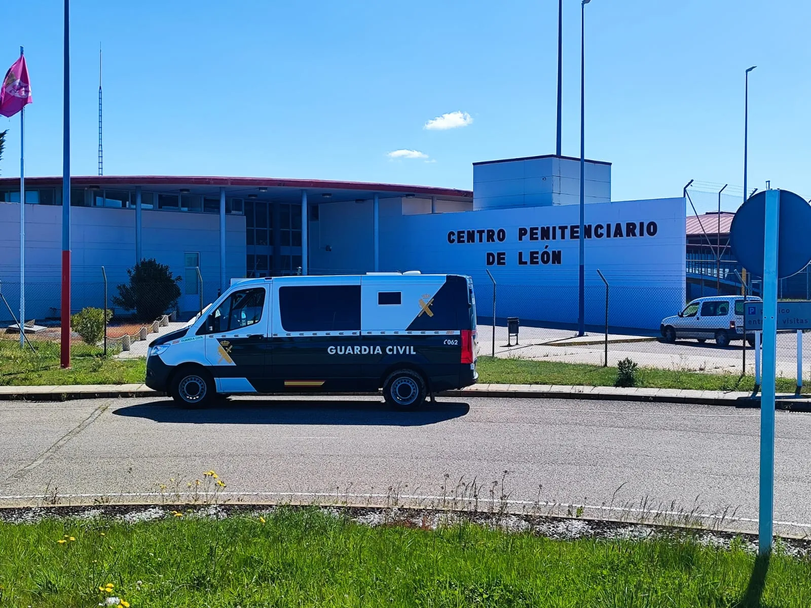 Detenido un trabajador externo de la prisión de Villahierro por introducir droga a reclusos