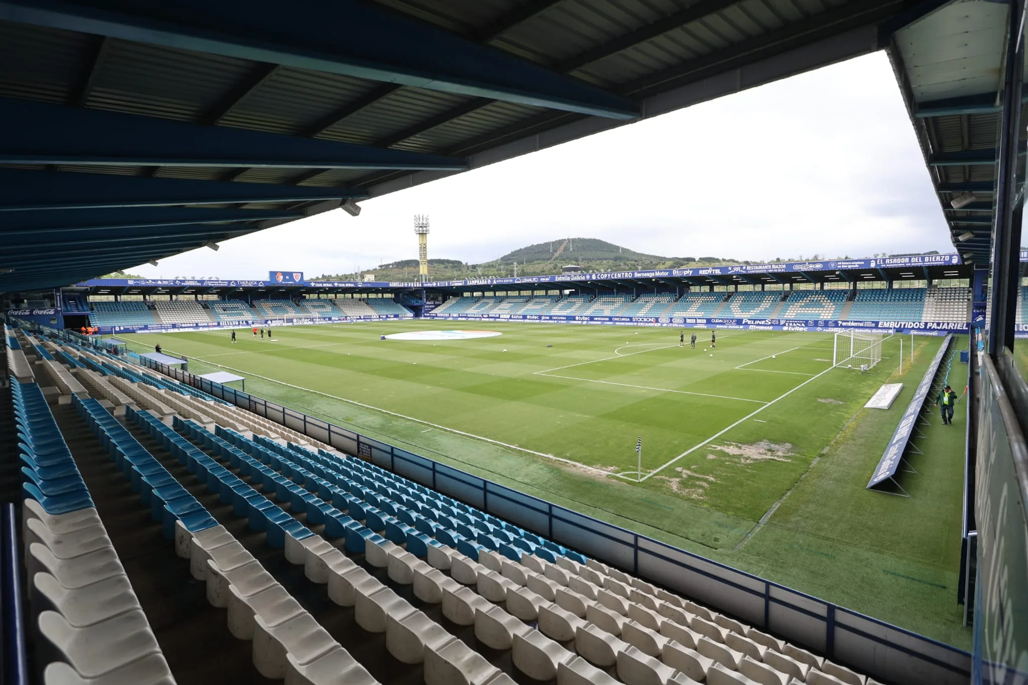 Sin entradas para un derbi histórico en El Toralín que puede alargar el sueño del ascenso directo de la Deportiva o hacer realidad el de la Cultural