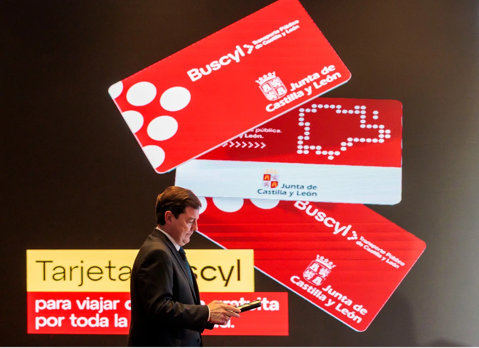 Más de 50 líneas regulares con origen en El Bierzo, Laciana y La Cabrera incluidas en la nueva tarjeta BUSCyL de la Junta para viajar gratis estando empadronado