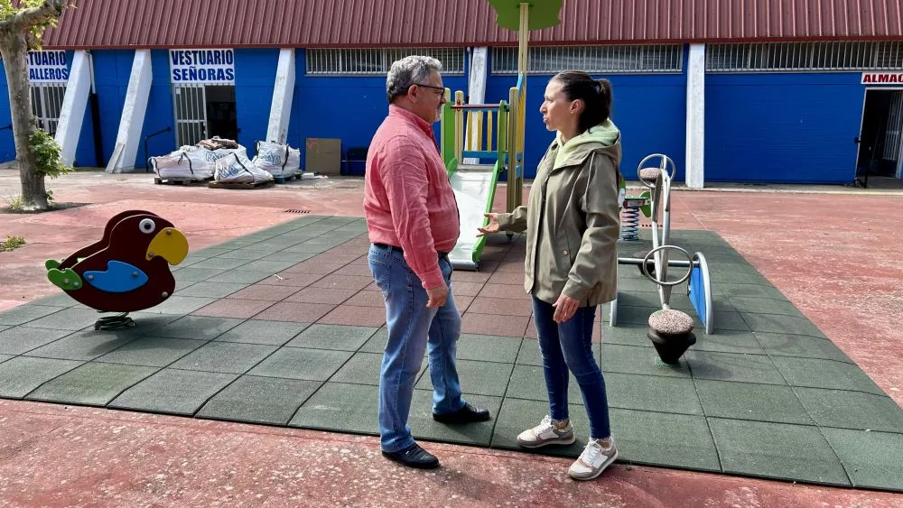 Medio Ambiente ultima una nueva instalación de juegos infantiles en las Piscinas del Plantío