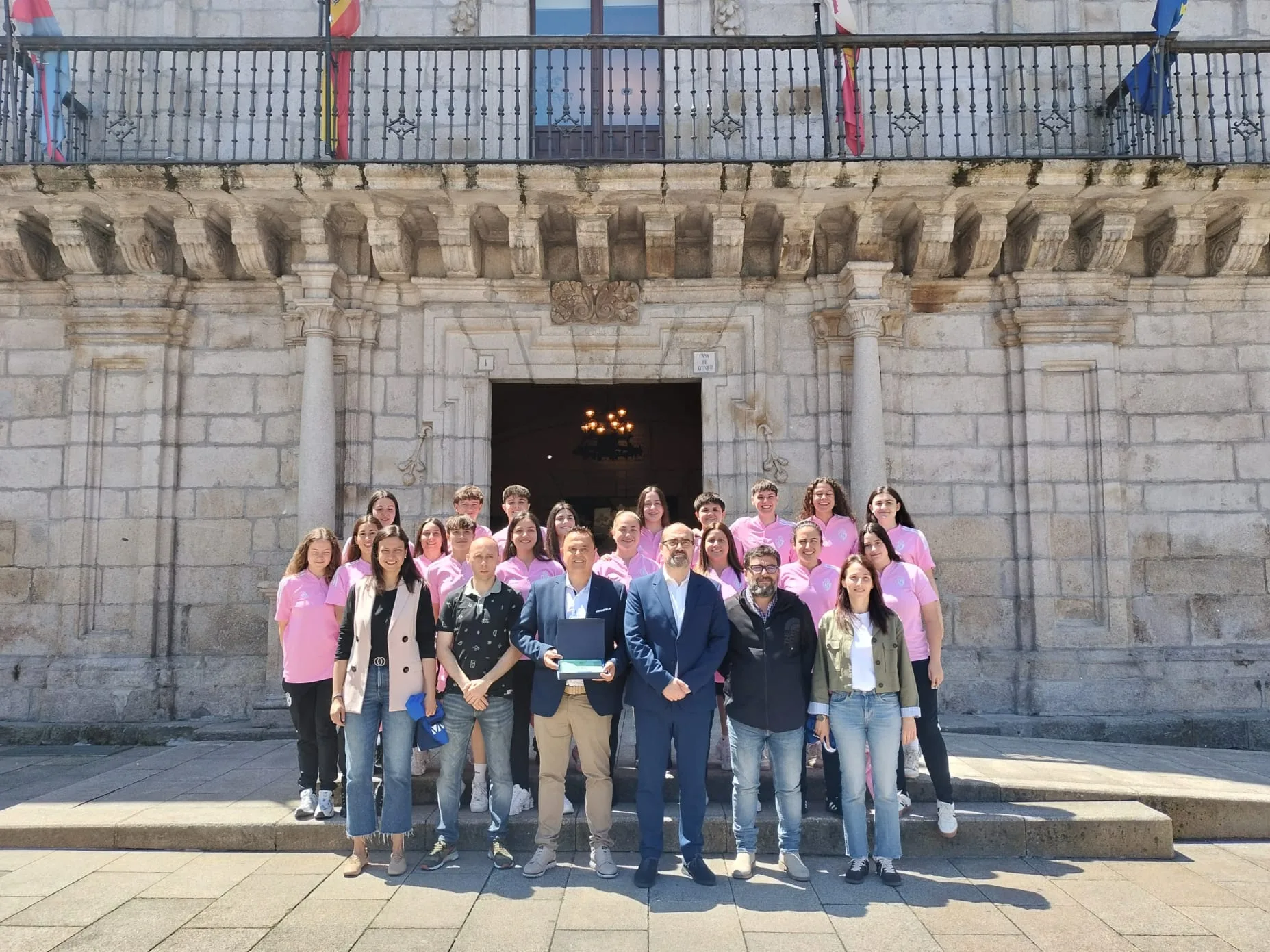 Reconocimiento al C.D. Ponferrada Fútbol por su reciente ascenso de categoría