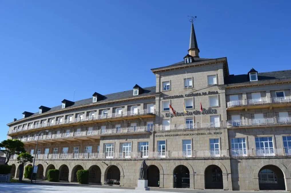 La Junta aprueba la adscripción del CES ‘Alfonso XII’ de Ponferrada a la Universidad Católica ‘Santa Teresa de Jesús’ de Ávila
