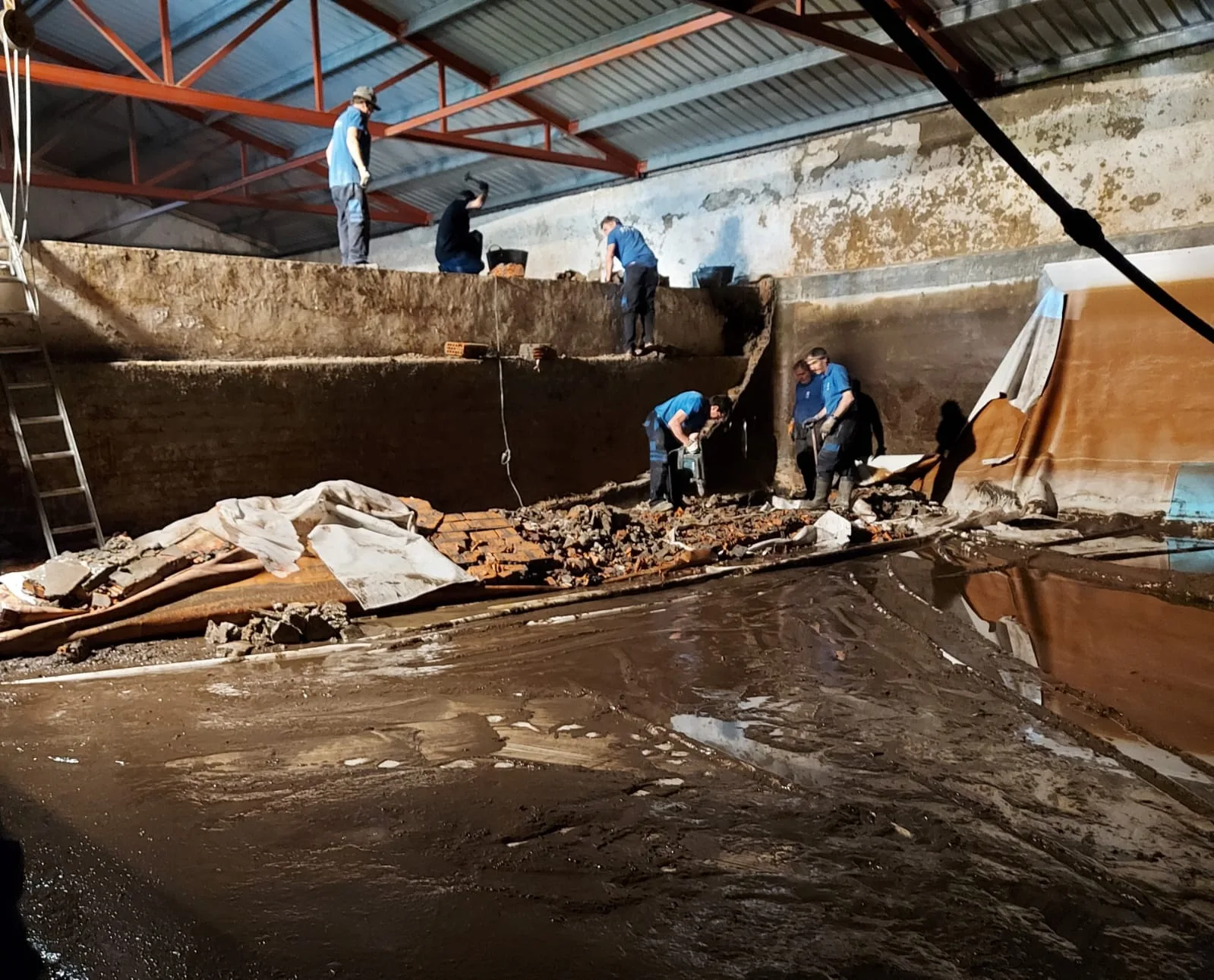 CB atribuye a la “incompetencia y negligencia” del alcalde el recurrente vaciado del depósito principal de suministro de agua en Villafranca del Bierzo